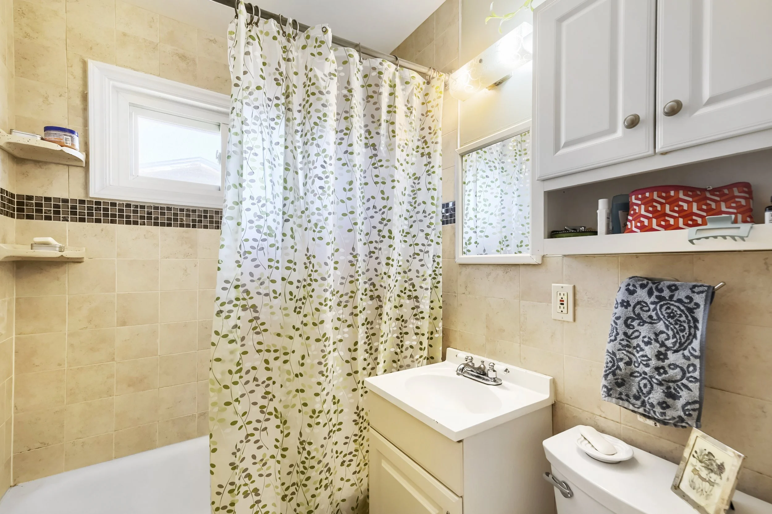 430 s 42nd street - Print Quality - 025 - 22 Bathroom.jpg