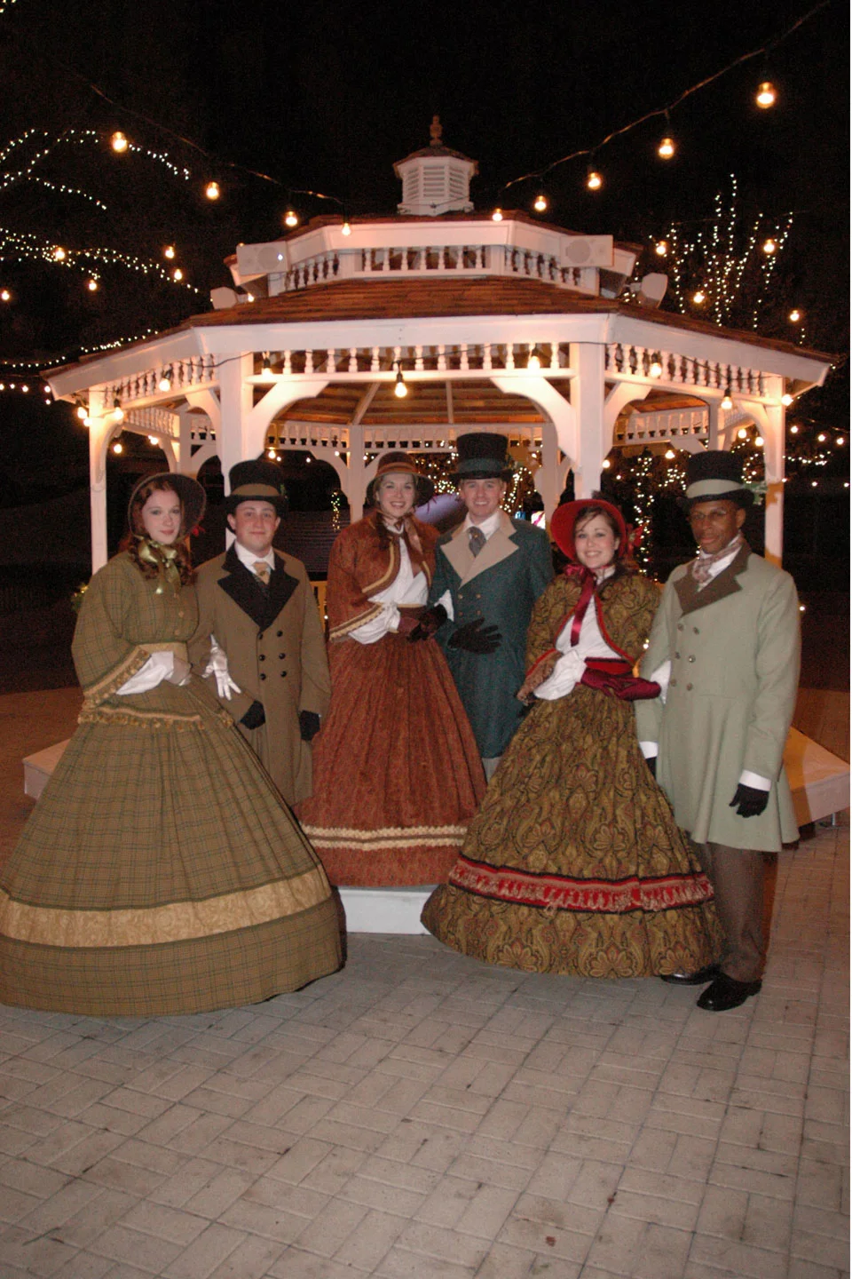 PC-Carolers-Vertical-(2)_MOD.jpg