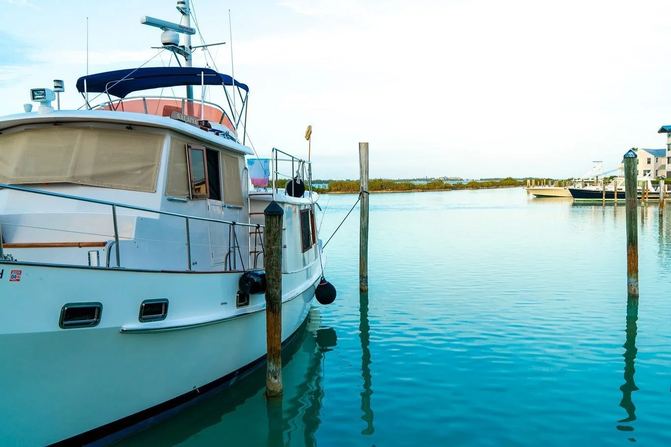 Such a beautiful boat on a crystal clear day. 

#nature #florida #beautiful #warmWeather #naturelovers  #boat #boating #water #calmday #bluewater #dock #floridakeys #duckkeyflorida #saltwater #openocean #ocean #calm #calmwater #bluewater #dock 

#vac