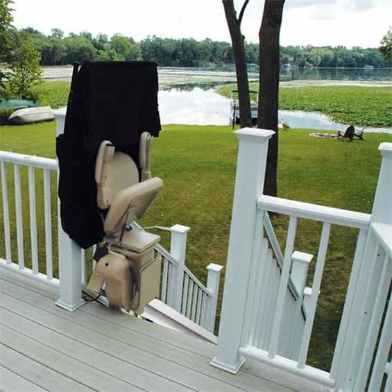 Bruno_outdoor_stair_lift-min.jpg