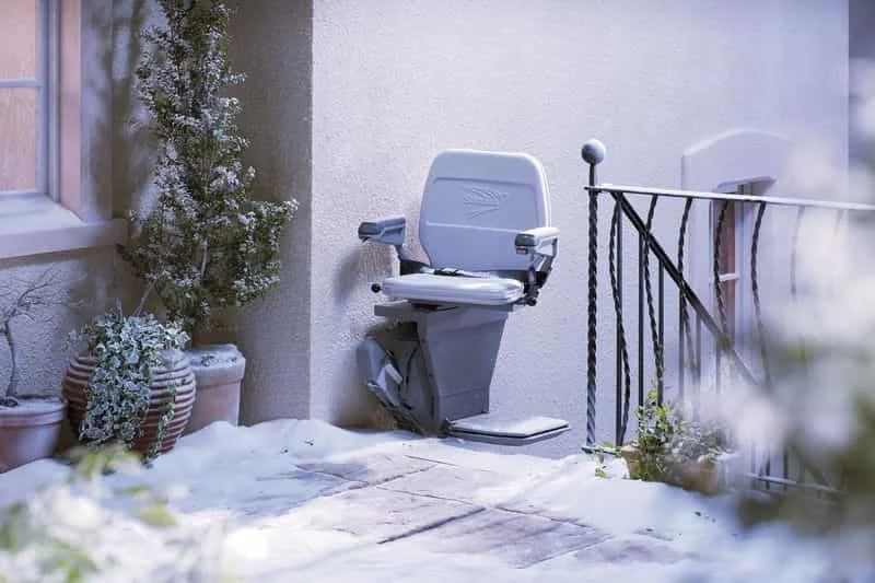 stannah_outdoor_stair_lift_1-min.jpg
