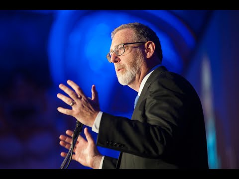 Howard Learner, Executive Director of Environmental Law and Policy Center, at his organization's annual dinner on April 29, where ELPC donors including fossil fuel companies received "recognition from the podium."