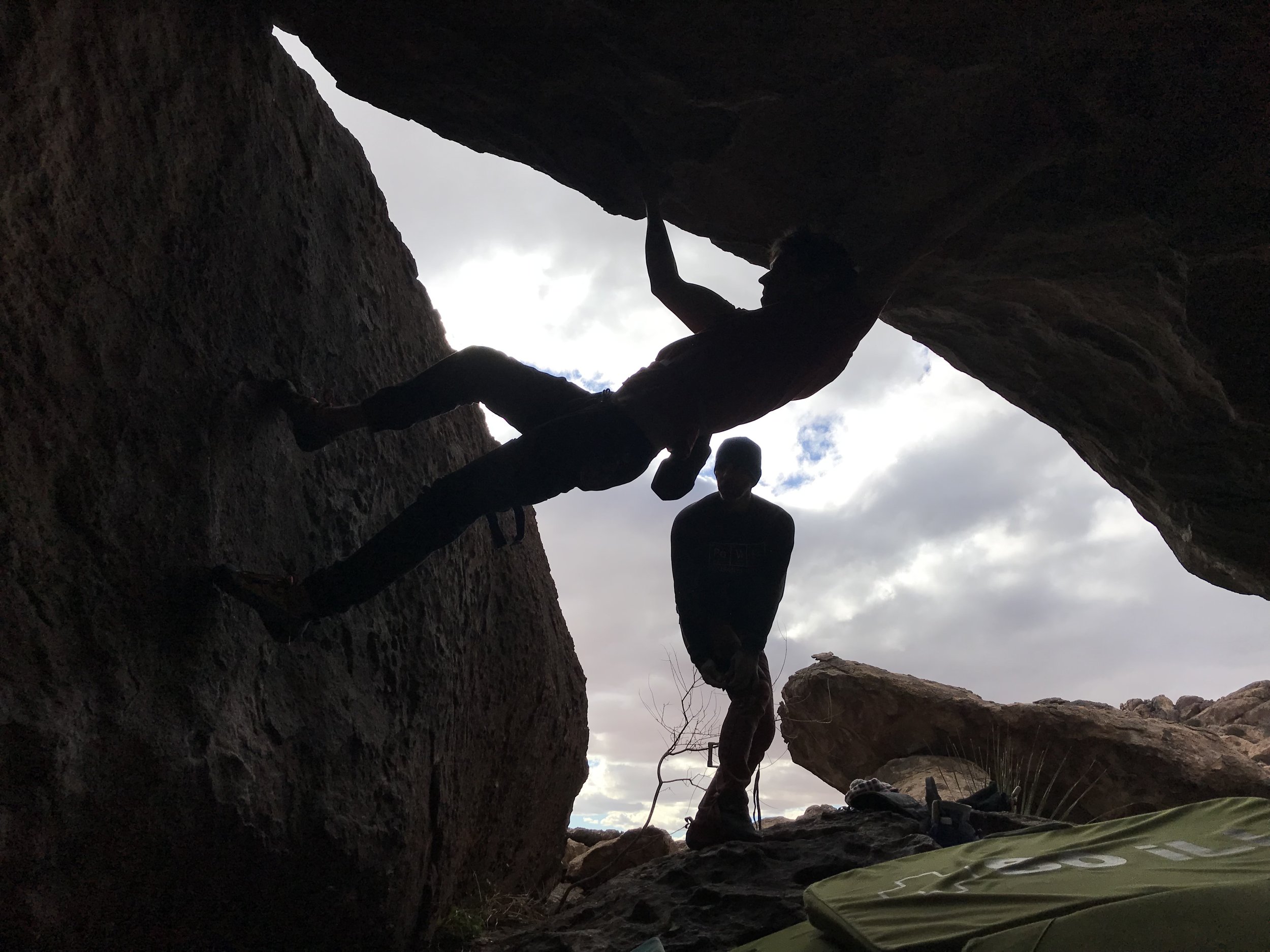 Circuiting to build all-day fitness. AKA repeating Kris’s projects in his face! But for real, he smashed this one right after me. ( Flower Power V10)