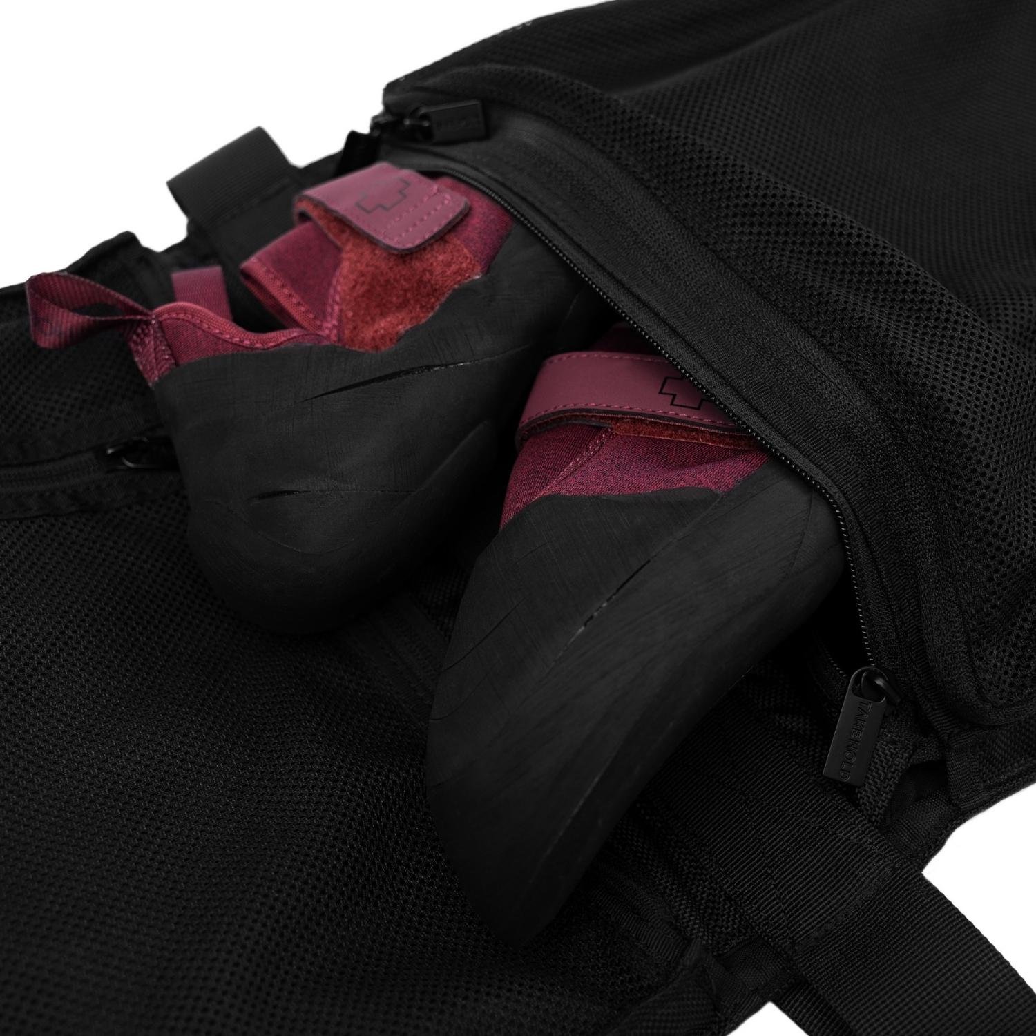Boulder Bag with shoes.jpg
