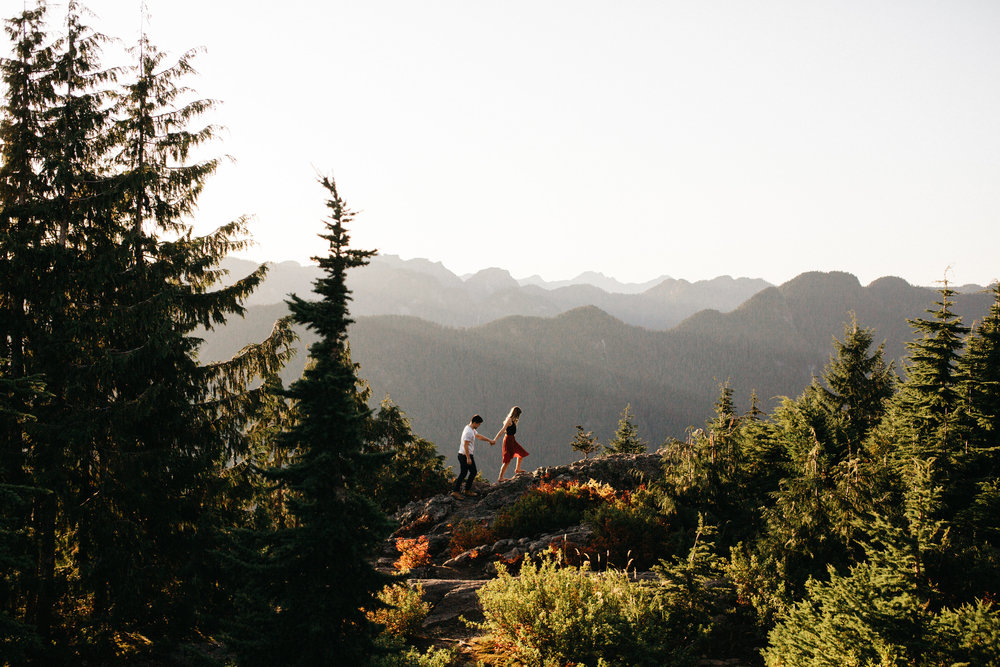 brennalouisephotography-mountainengagementphotosvancouvermountseymour