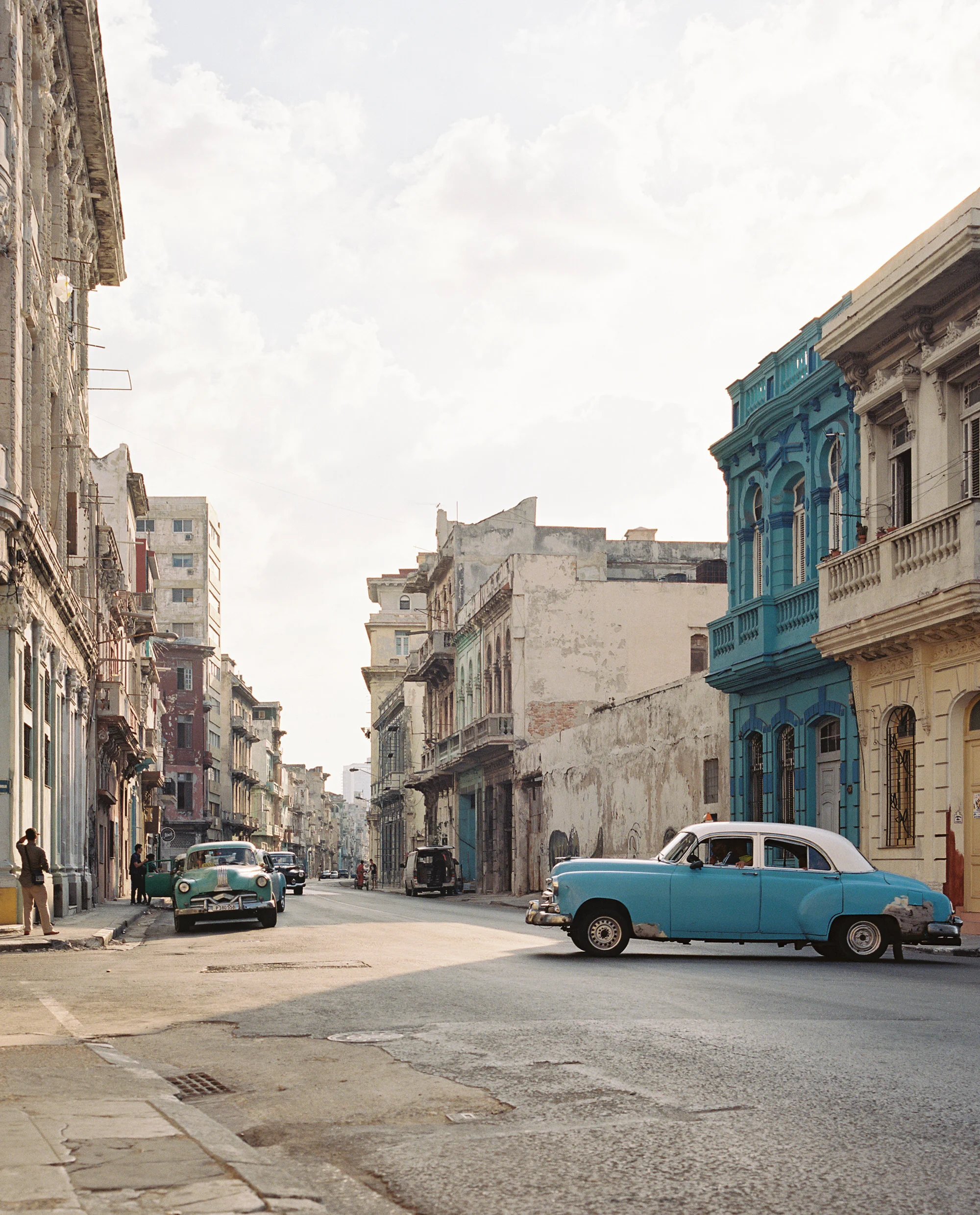 Drew Ruggles Drew Ruggles with the Mamiya 7 II — Film Objektiv