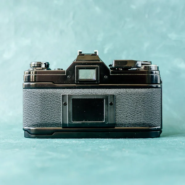 film-objektiv-canon-ae-1-black-manual-35mm-film-camera-rental-20.jpg