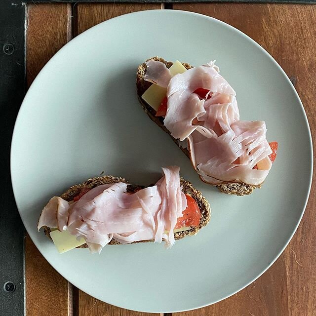 Them really simple meals triple smoked ham, tomato, Comte cheese #sandwiches #opensandwich #simple #lunch