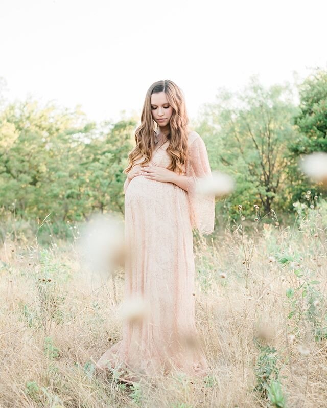 Serenity &lt;3 #jaimeroglphotography⠀⠀⠀⠀⠀⠀⠀⠀⠀
.⠀⠀⠀⠀⠀⠀⠀⠀⠀
.⠀⠀⠀⠀⠀⠀⠀⠀⠀
.⠀⠀⠀⠀⠀⠀⠀⠀⠀
#Ofallonil  #stl #stlouis #illinoisphotographer #illinois #stlphotographer  #maternityphotographer #maternityphotography #maternity #mommytobe #momtobe #newmommy #pregnant