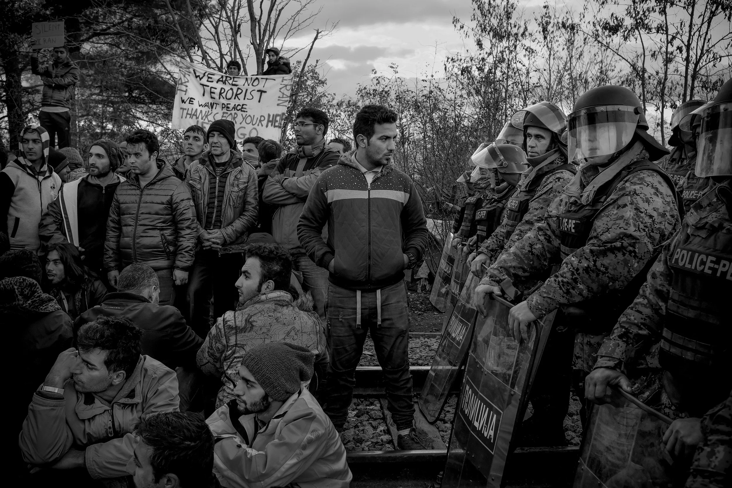  Macedonian police prevented asylum seekers from crossing their border. 