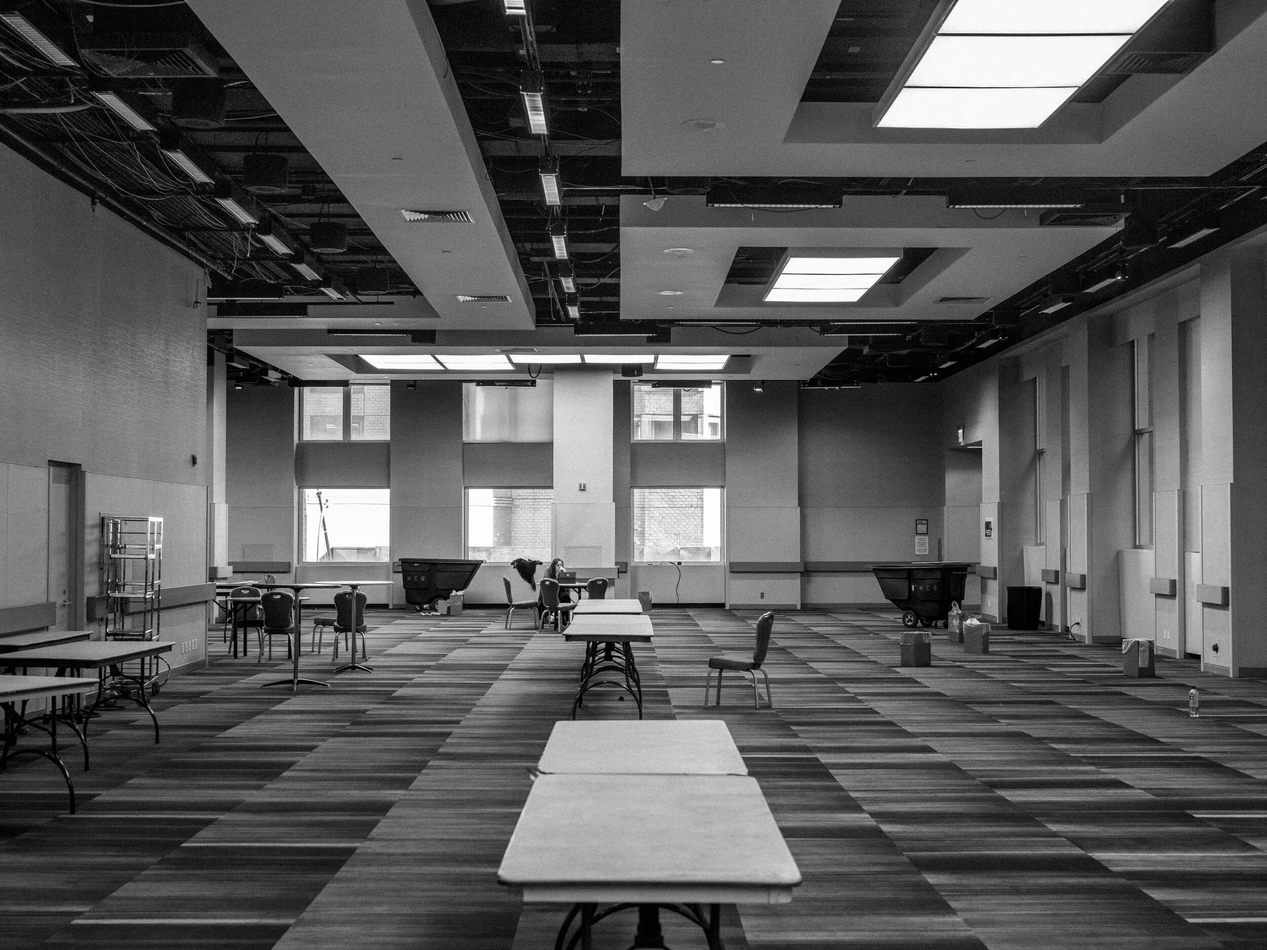  The end of a conference for Emergency Room Doctors at the Hilton Hotel. Of 1300 attendees, seven doctors initially tested positive for Coronavirus. Later, the hotel closed entirely. 