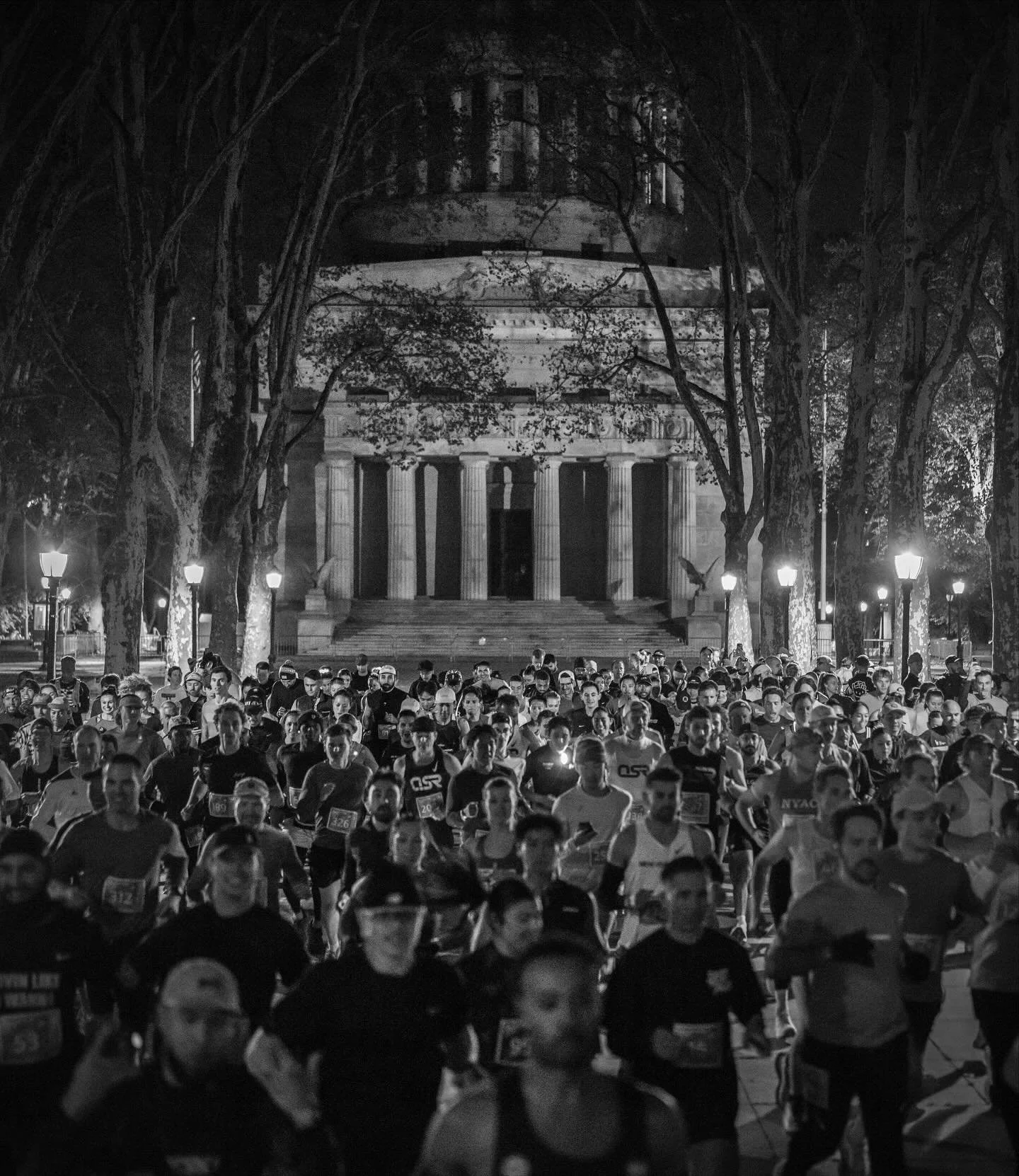 Last night, @orchardstreetrunners hosted 500 athletes who sprinted through the city over a half marathon course, in what was largest ever unsanctioned race in the world.