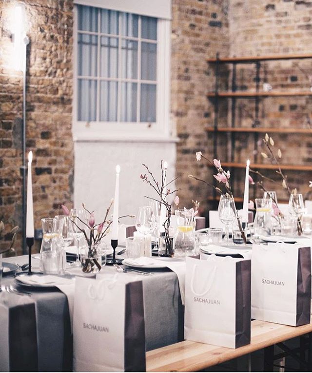 We scrubbed up nicely..........Beautiful event and some inspo for the dinner parties you are all holding this weekend (takeout pizza and maybe a plate if you are anything like us). Just light a candle and style it out. Happy Friday x