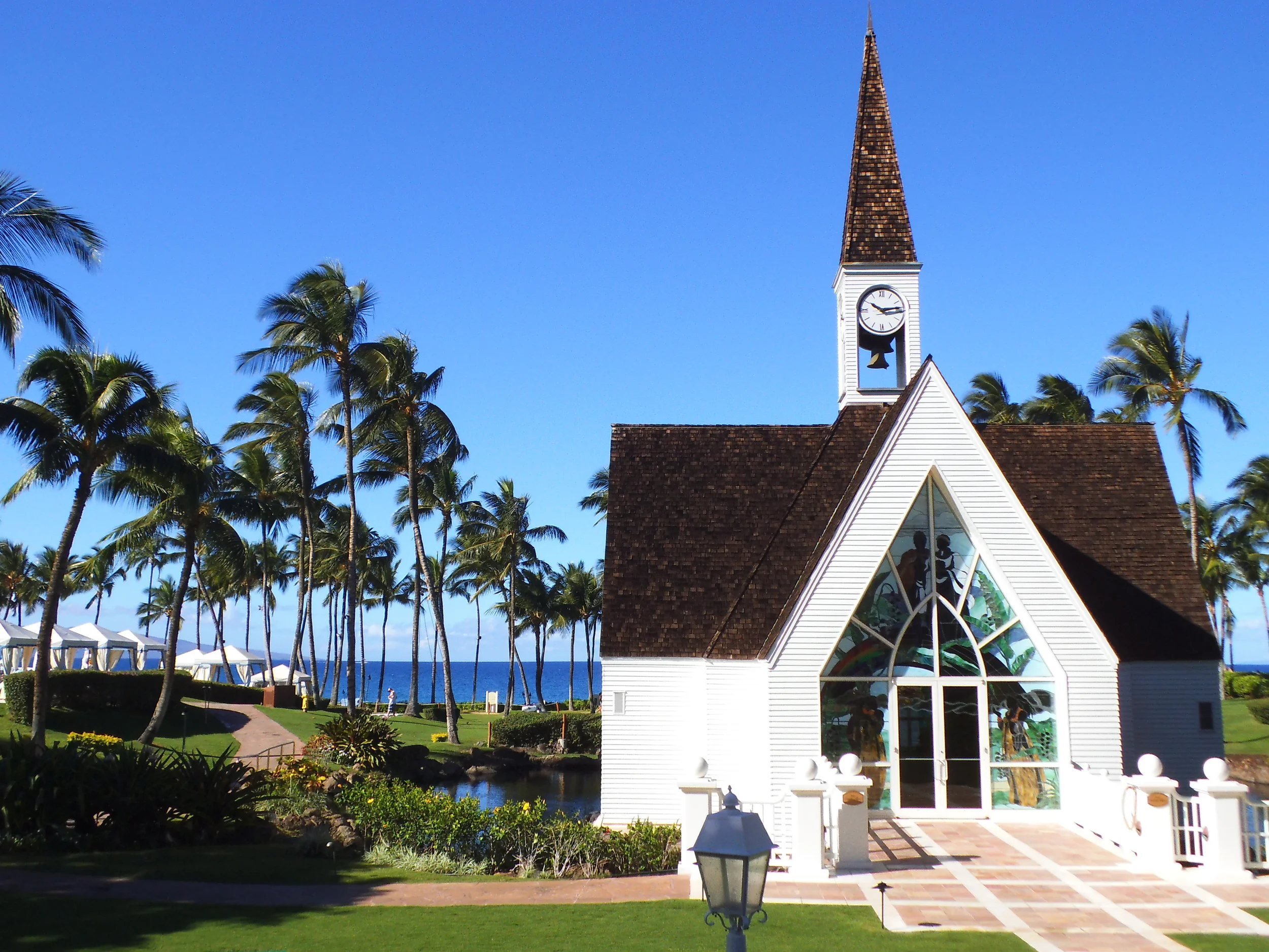  Little chapel at resort in Maui, HI. 