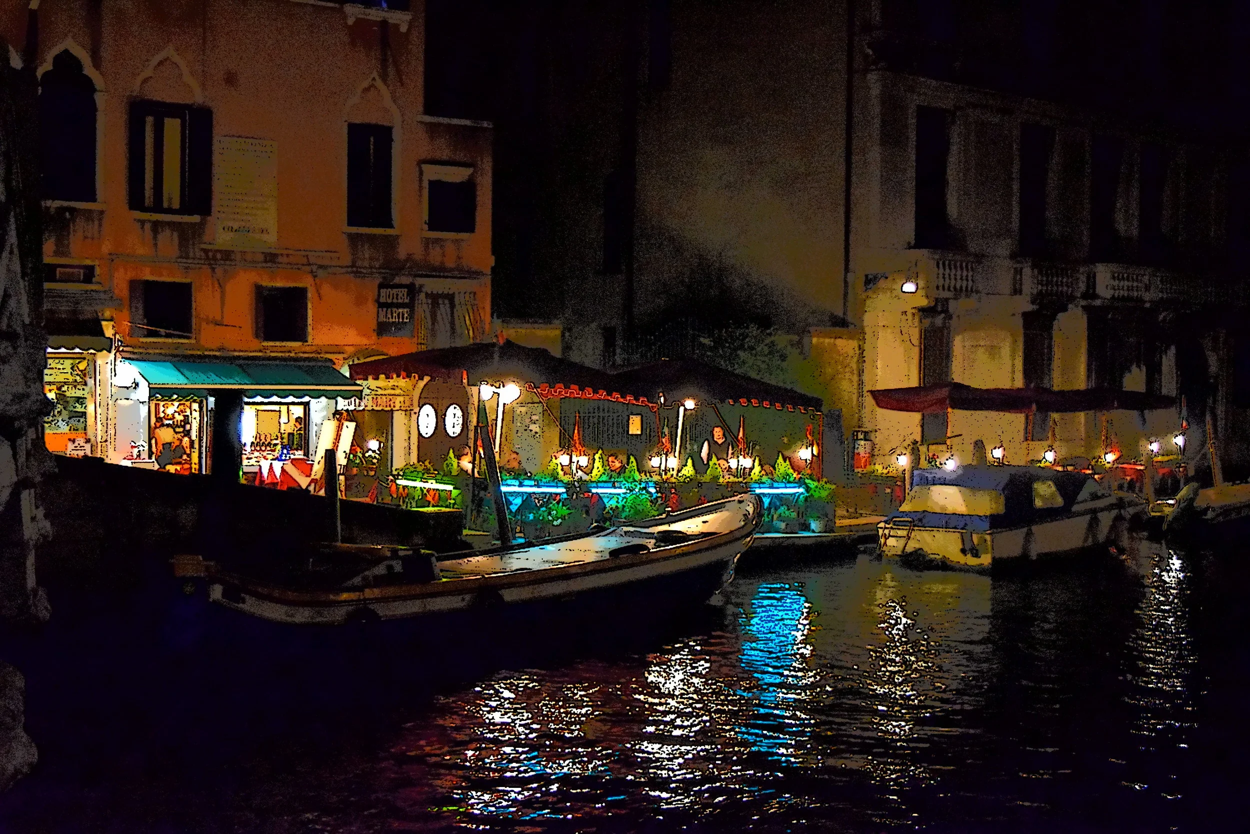  Venice at night. 