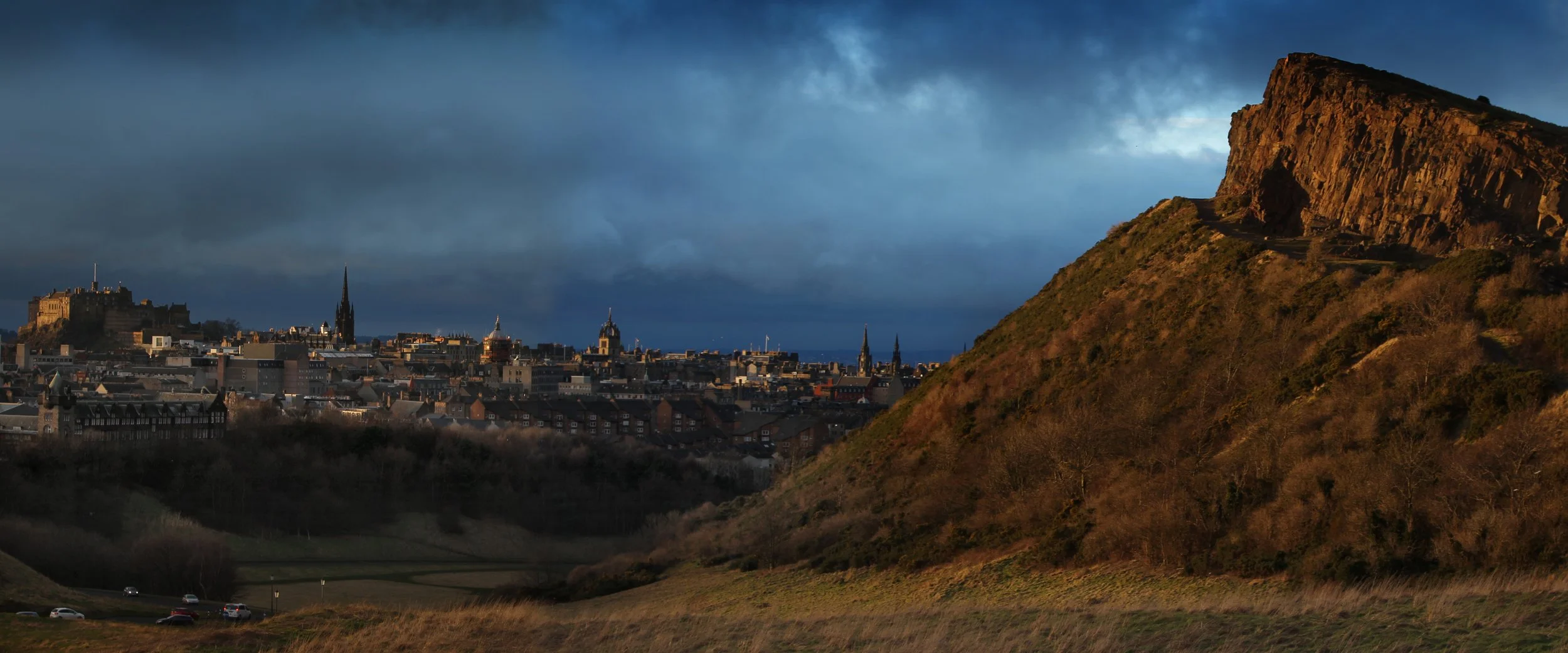 Edinburgh Skyline (by Stewart Attwood).jpg