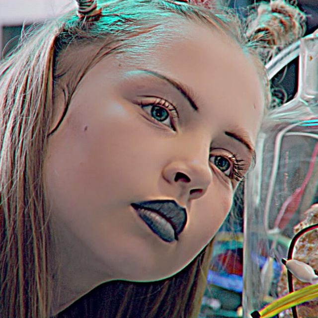 jess-summer89 :
Finally visited the @zabludowicz_collection for the #jonrafman exhibition showing the @jonrafman /@echojams video ‘Sticky Drama’ (amoungst so many other amazing installations/experiences) . Theres a ball pool and a maze- what more could you want!
#makeup #makeupartist #prosthetics #stickydrama #zabludowiczcollection #bluelips