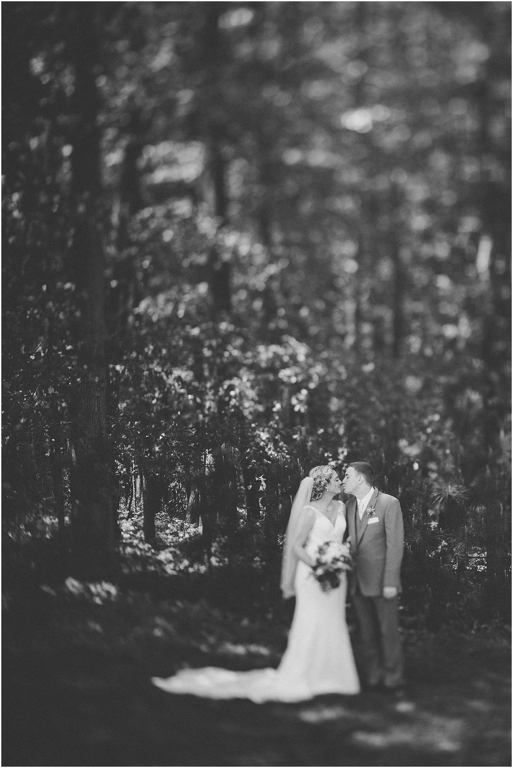 Whispering_Oaks_Wedding_Photographer_0439.jpg
