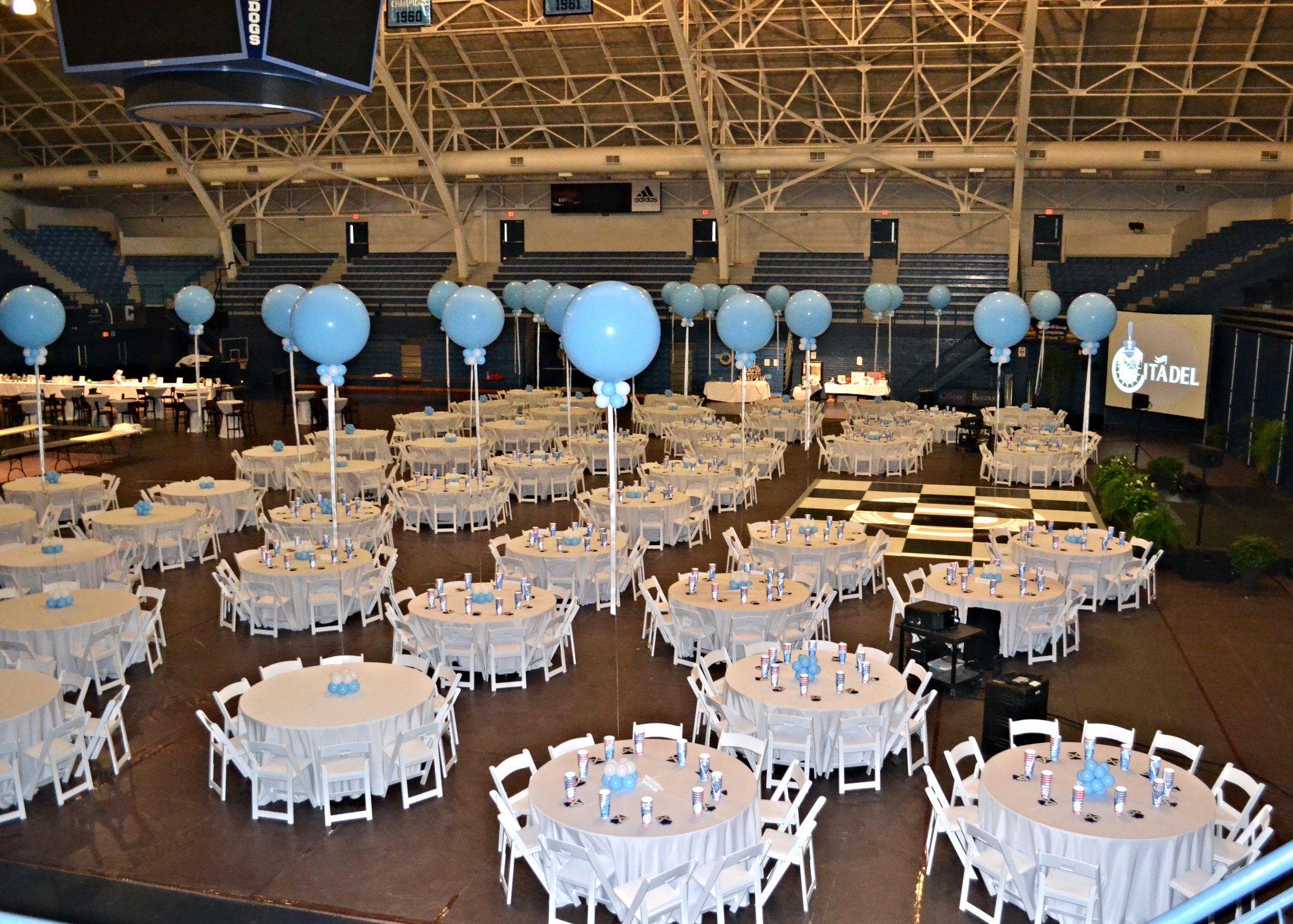 Jumbo Balloon Centerpieces