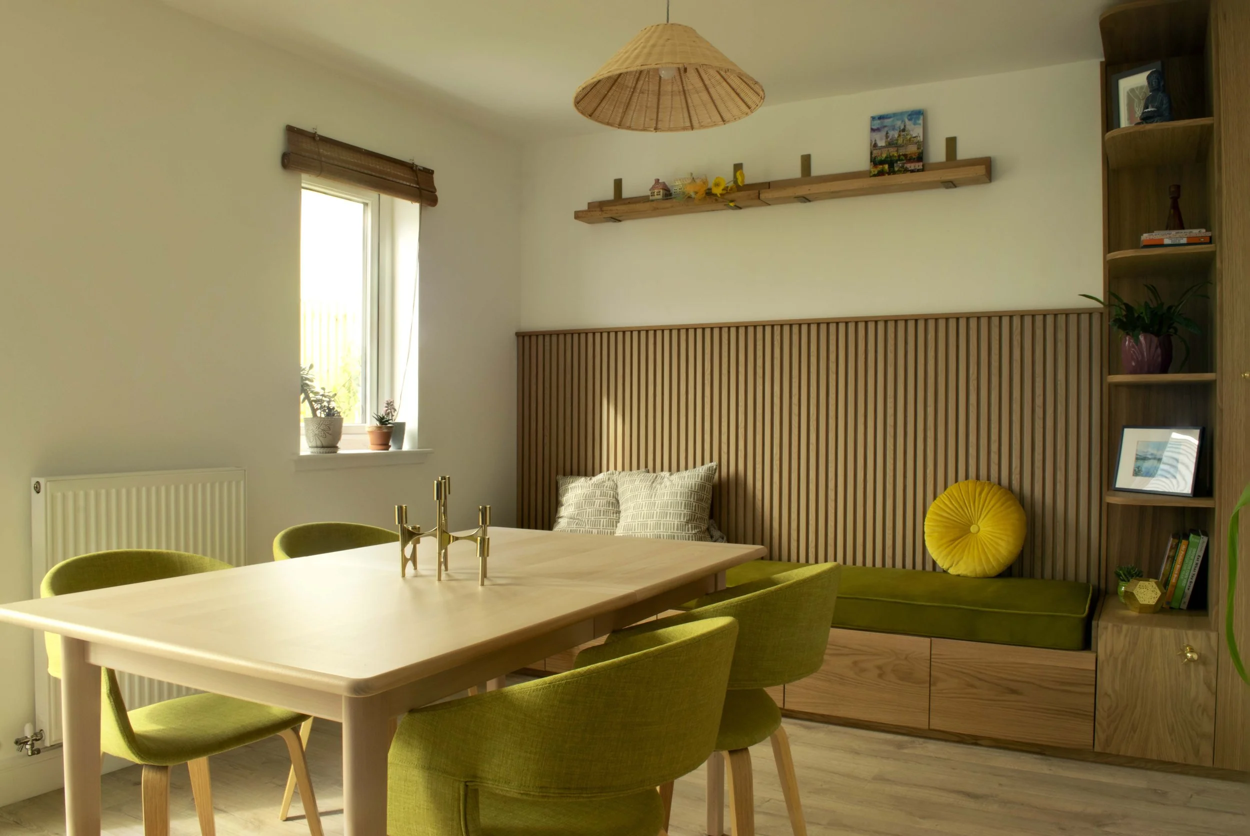 Japandi bespoke dining bench made of oak with built-in storage ©Detail Movement Interiors