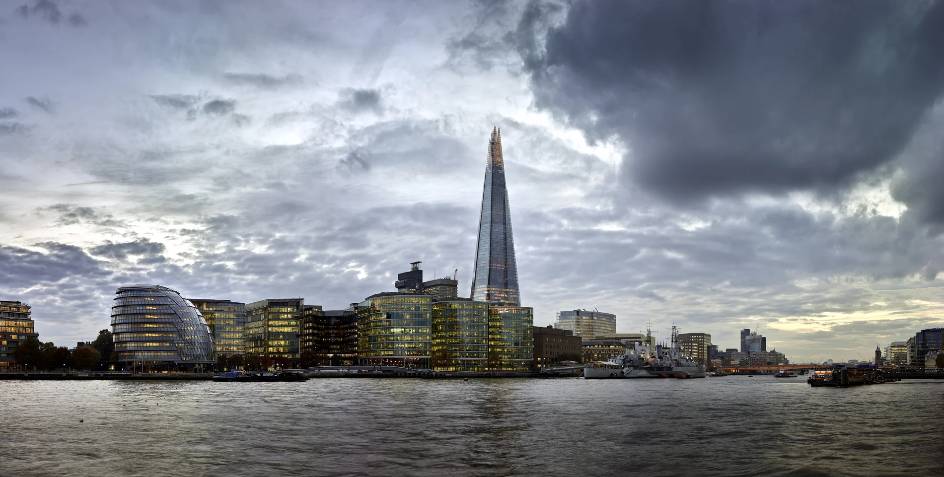 ULondon_Pyr_n1920 copy.jpg