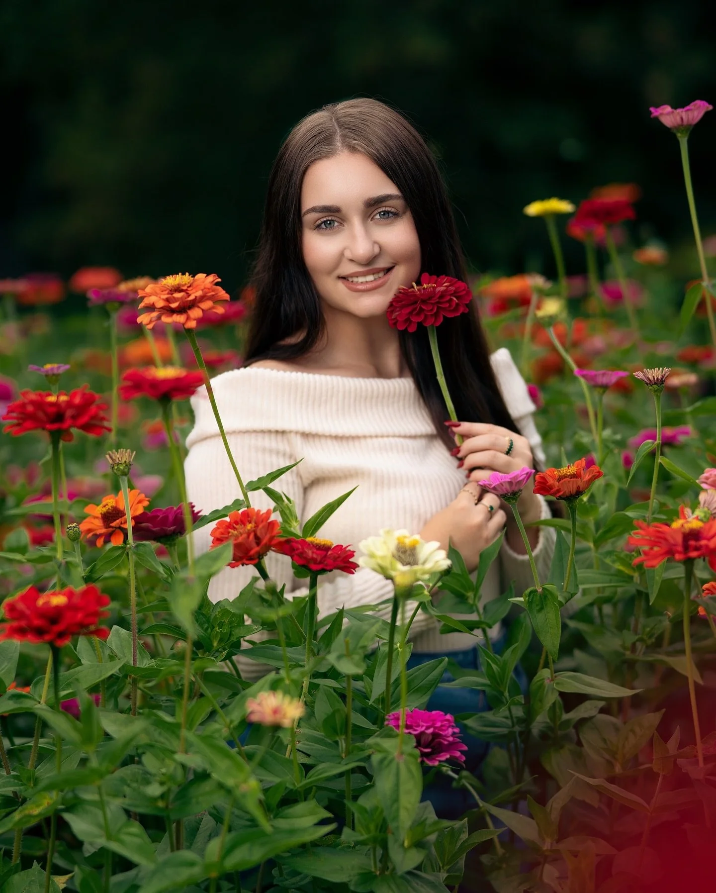 Jillian🌸NHHS🌸2025
@jillianwinn_ 

Every single shoot has been amazing! This one is no exception. Just beautiful Jillian!

#zinnia #flower #seniorpics #classof2025 #seniormodel #evetaverneMODELS #evetaverneSENIORS