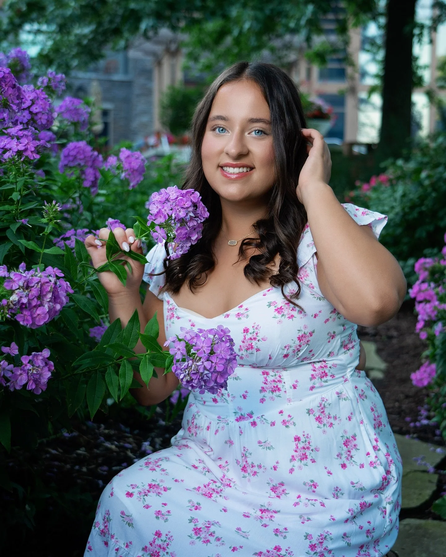 Maddie🌸2025🌸NHHS
@maddielynch11 

I had the absolute pleasure of photographing Maddie&rsquo;s senior pics and she was such a natural! Blessed to have been able to photograph her 2 older sisters as well! All  just as beautiful! 🥰

#evetaverneSENIOR