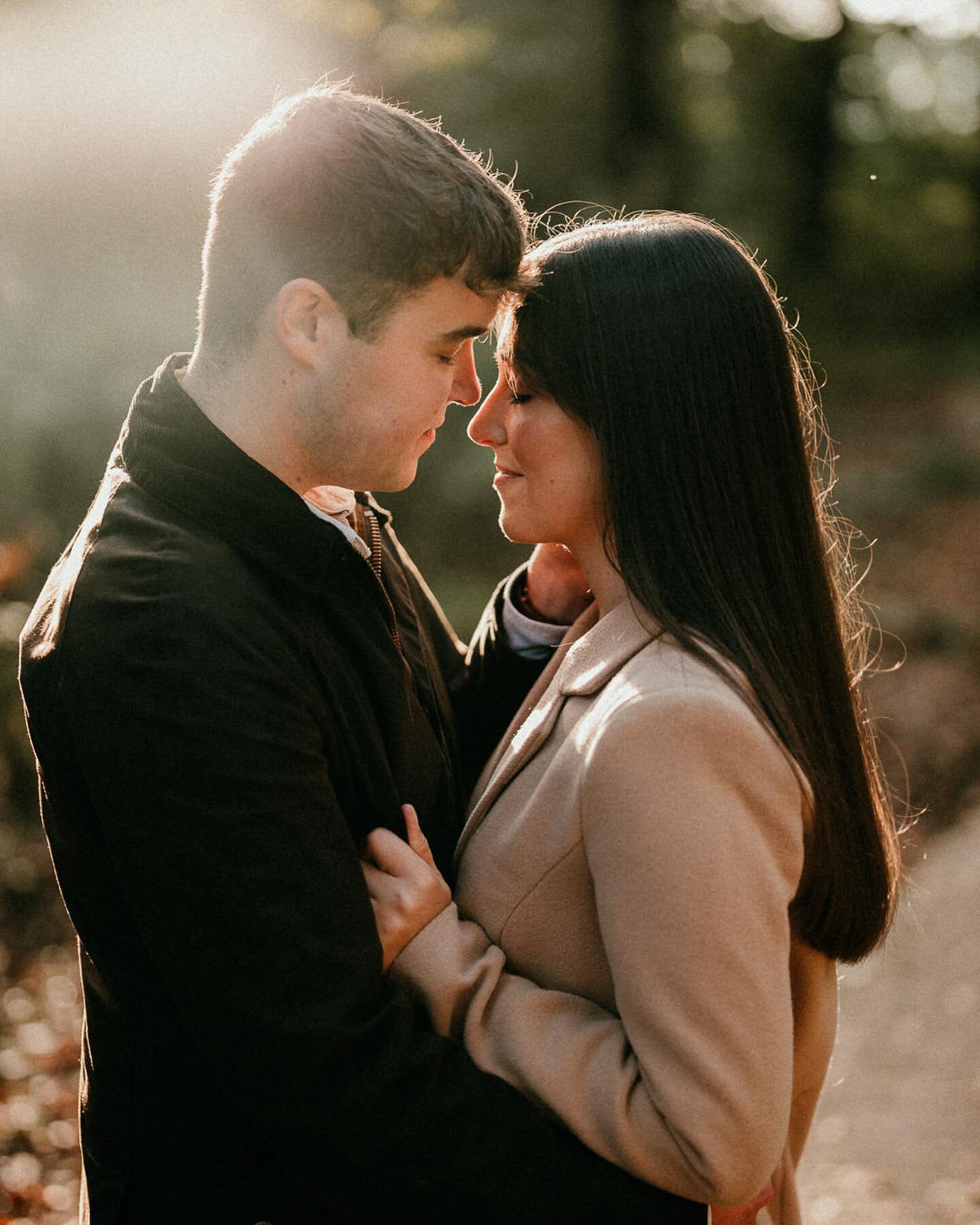 Hayley &amp; William 🍁
Loving the Autumn colours and low laying light during Hayley &amp; William&rsquo;s engagement shoot!
@hayleymarshallxo @william.wilson77 
.
.
.
#niwedding #niweddingphotographer #ulsterweddings #irishweddingphotographer #weddi