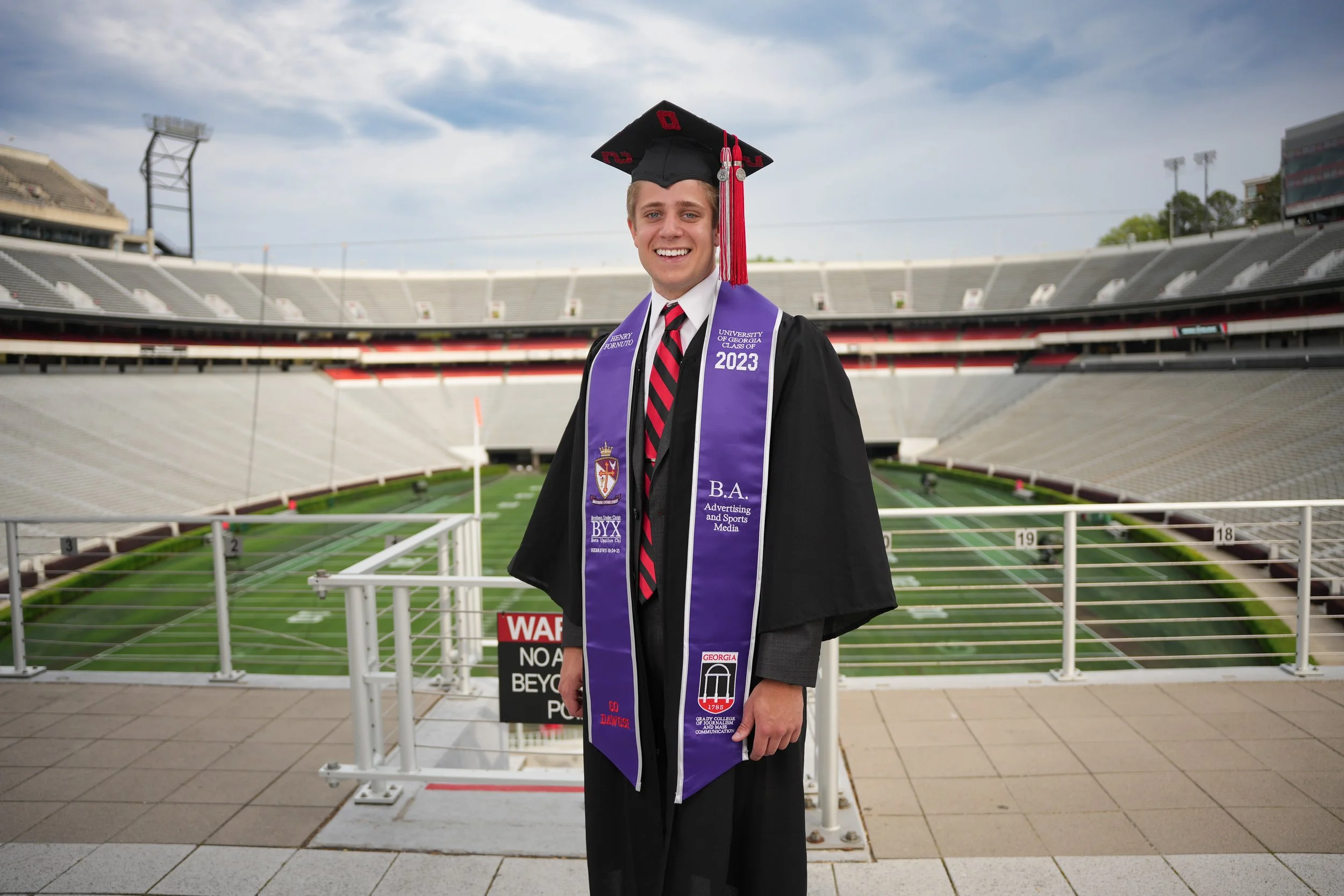 ATLANTA SENIOR PHOTOGRAPHER | Cap and Gown Portraits at UGA