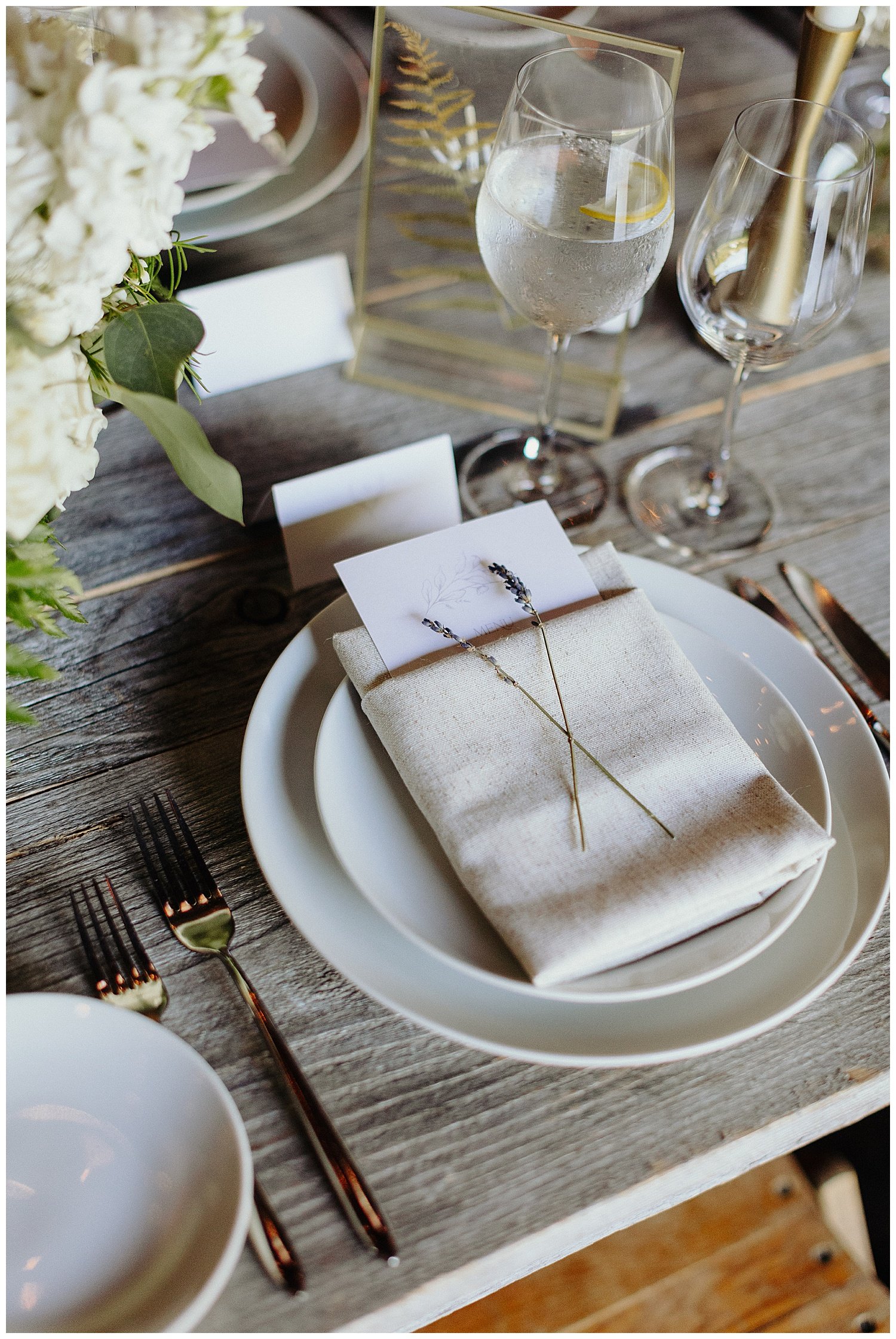 simple wedding place setting lavender