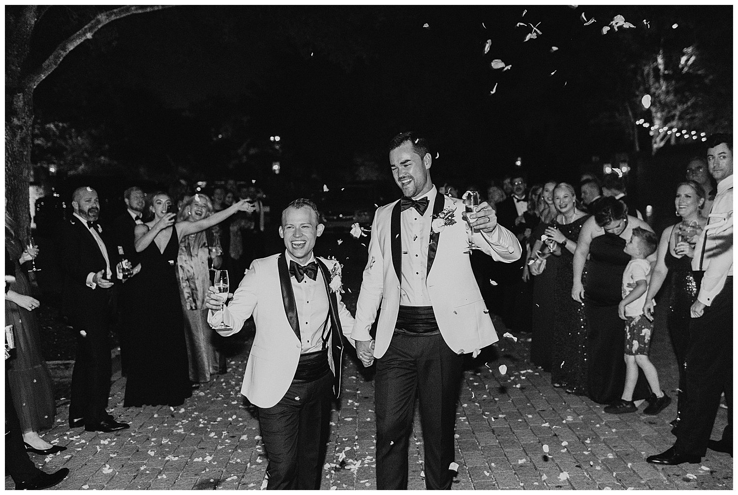 confetti exit black and white wedding