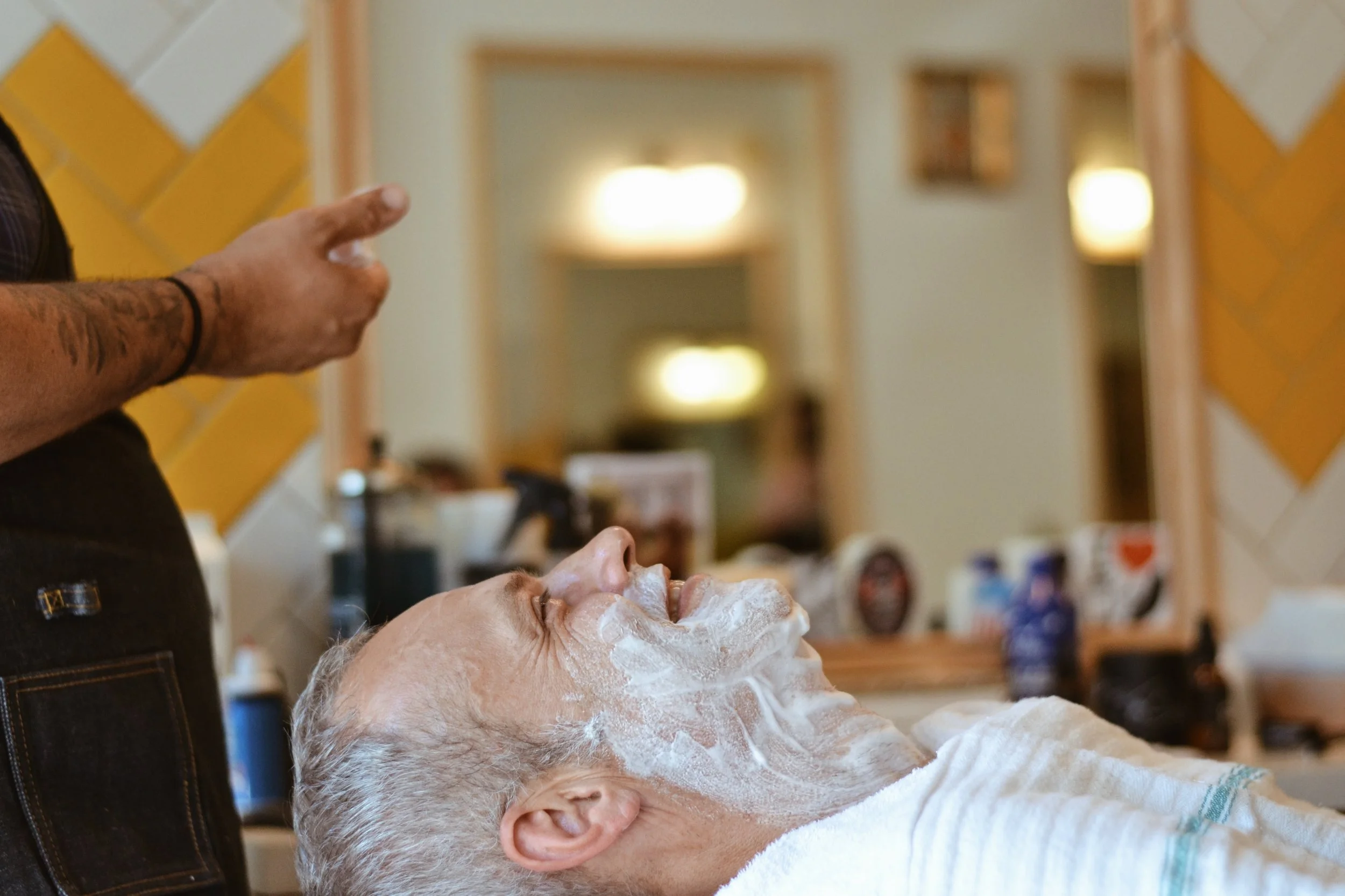 STRAIGHT RAZOR SHAVE