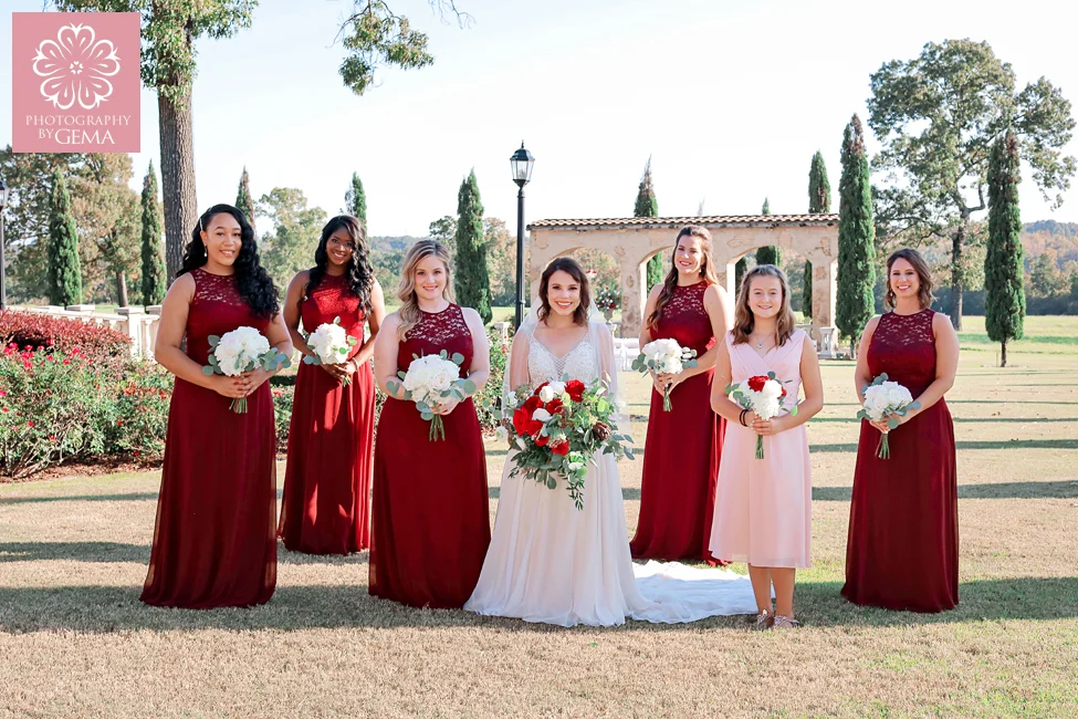 bridesmaidsingrasspic.jpg