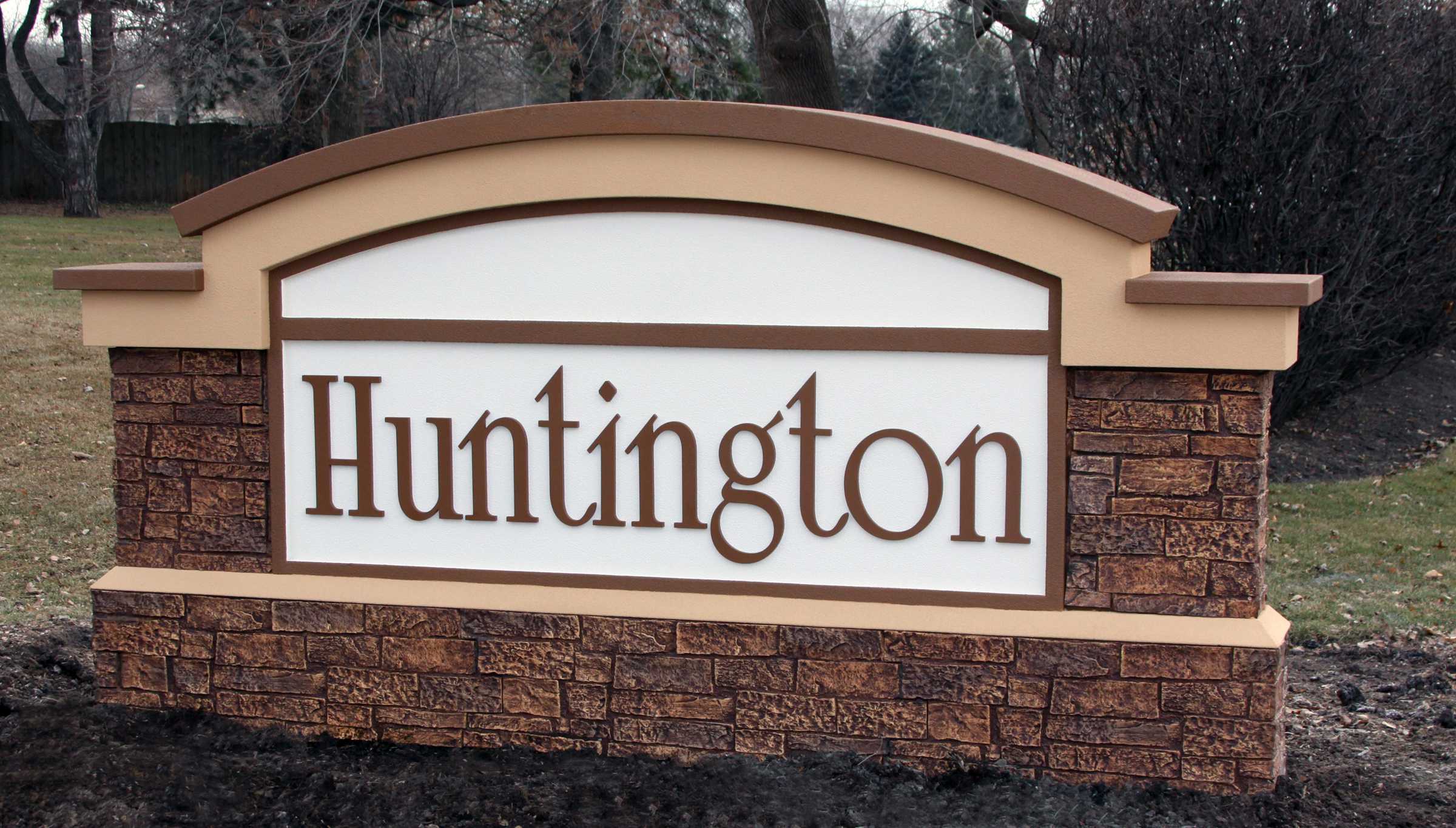Huntington Monument.jpg
