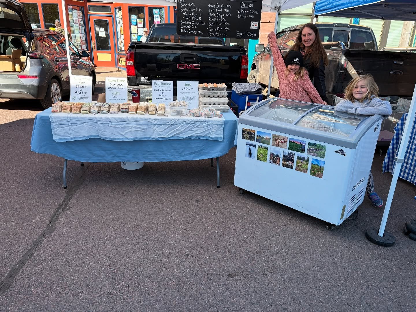 Sun is out and the goods are selling! Come on down to the Ashland market this morning for a good time and big smiles!! #farmersmarket #ashlandwi #pasturedpork #eggs #pasturedchickens #soap #lardsoap