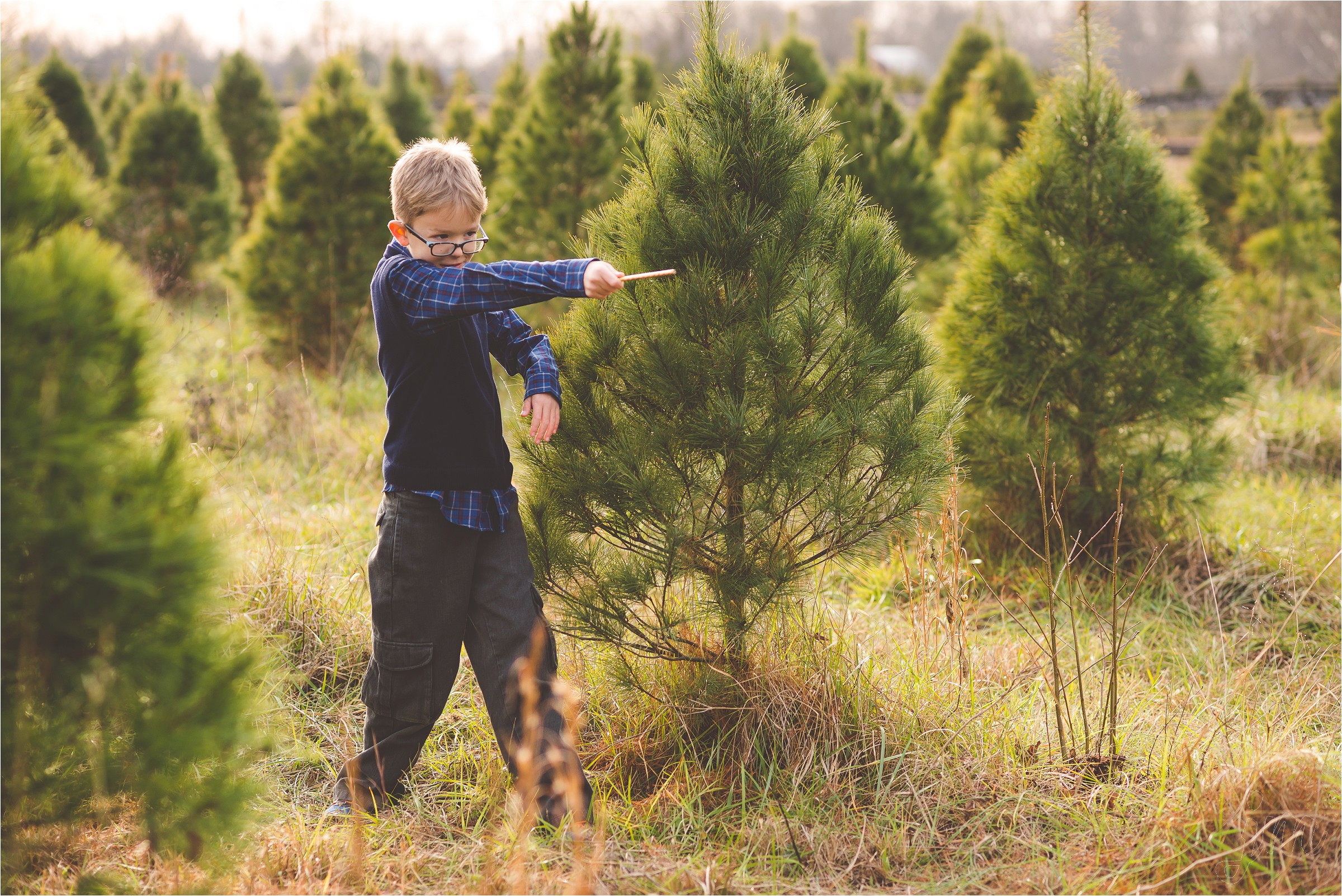 christmas-tree-farm-session-pnw-jannicka-mayte_0028.jpg