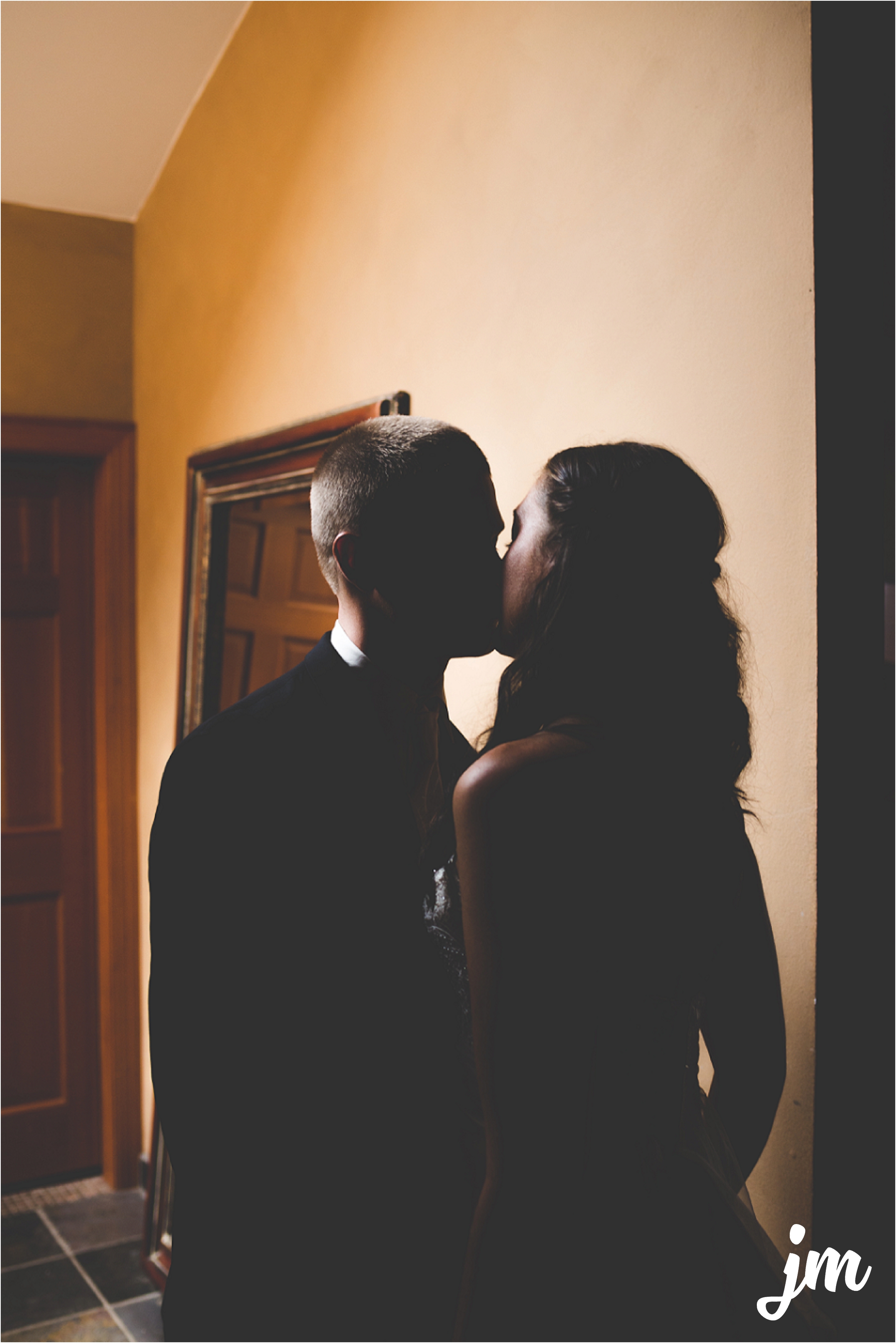 jannicka-mayte-intimate-backyard-lake-wedding-kent-wa-pacific-northwest-wedding-photographer_0005.jpg