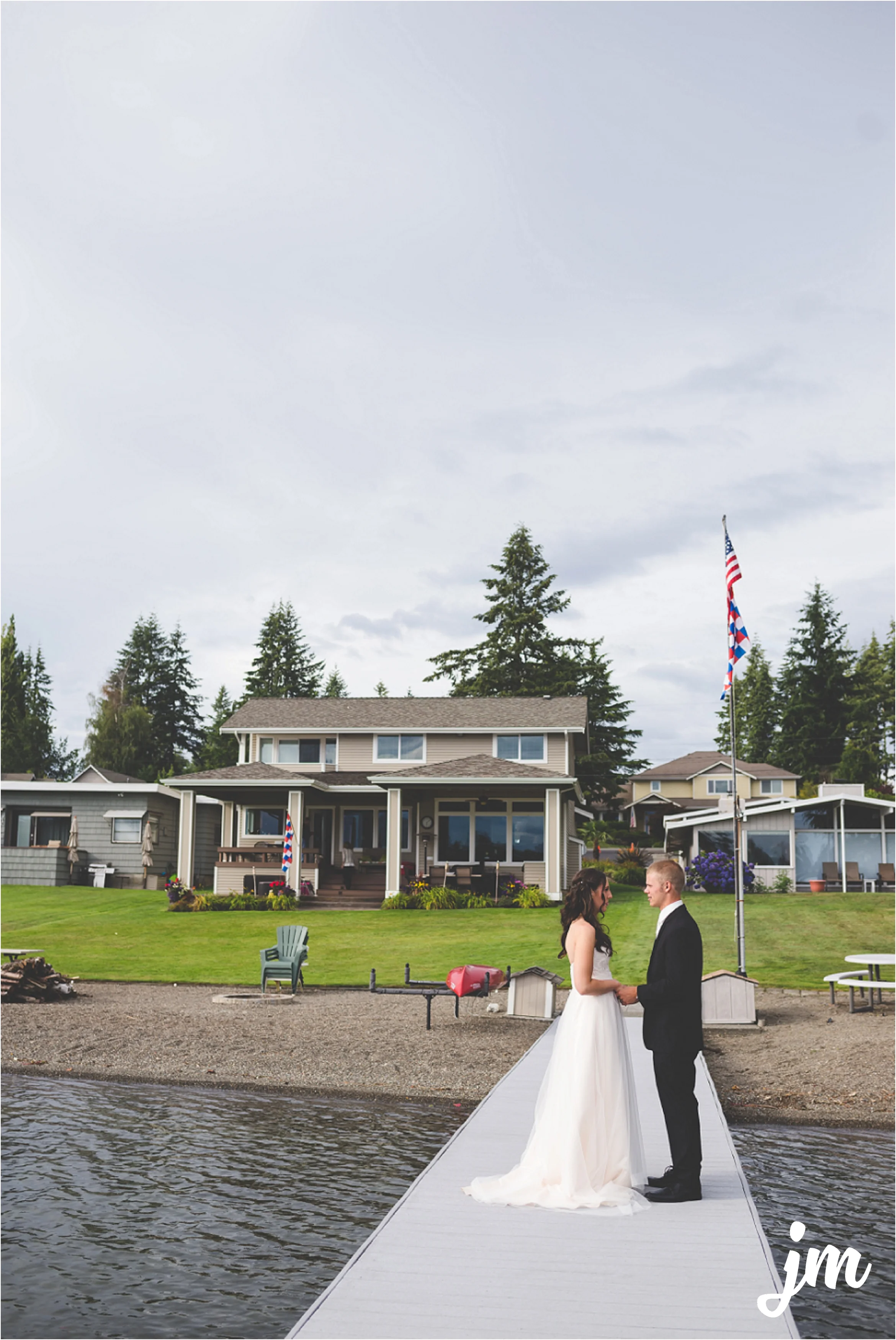 jannicka-mayte-intimate-backyard-lake-wedding-kent-wa-pacific-northwest-wedding-photographer_0025.jpg