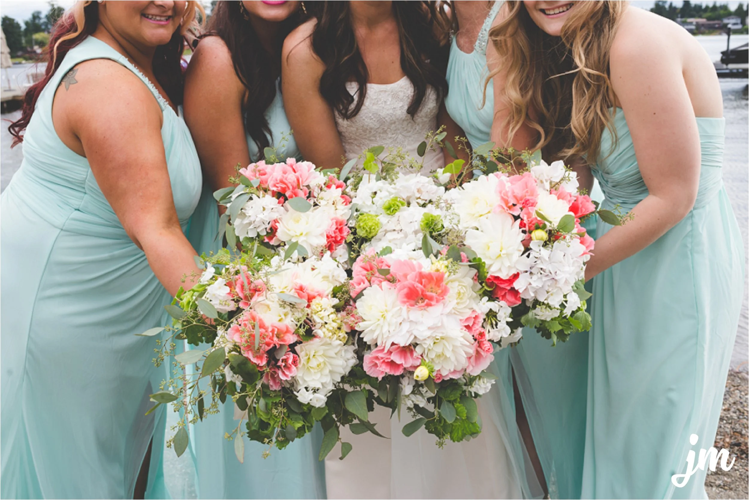 jannicka-mayte-intimate-backyard-lake-wedding-kent-wa-pacific-northwest-wedding-photographer_0032.jpg