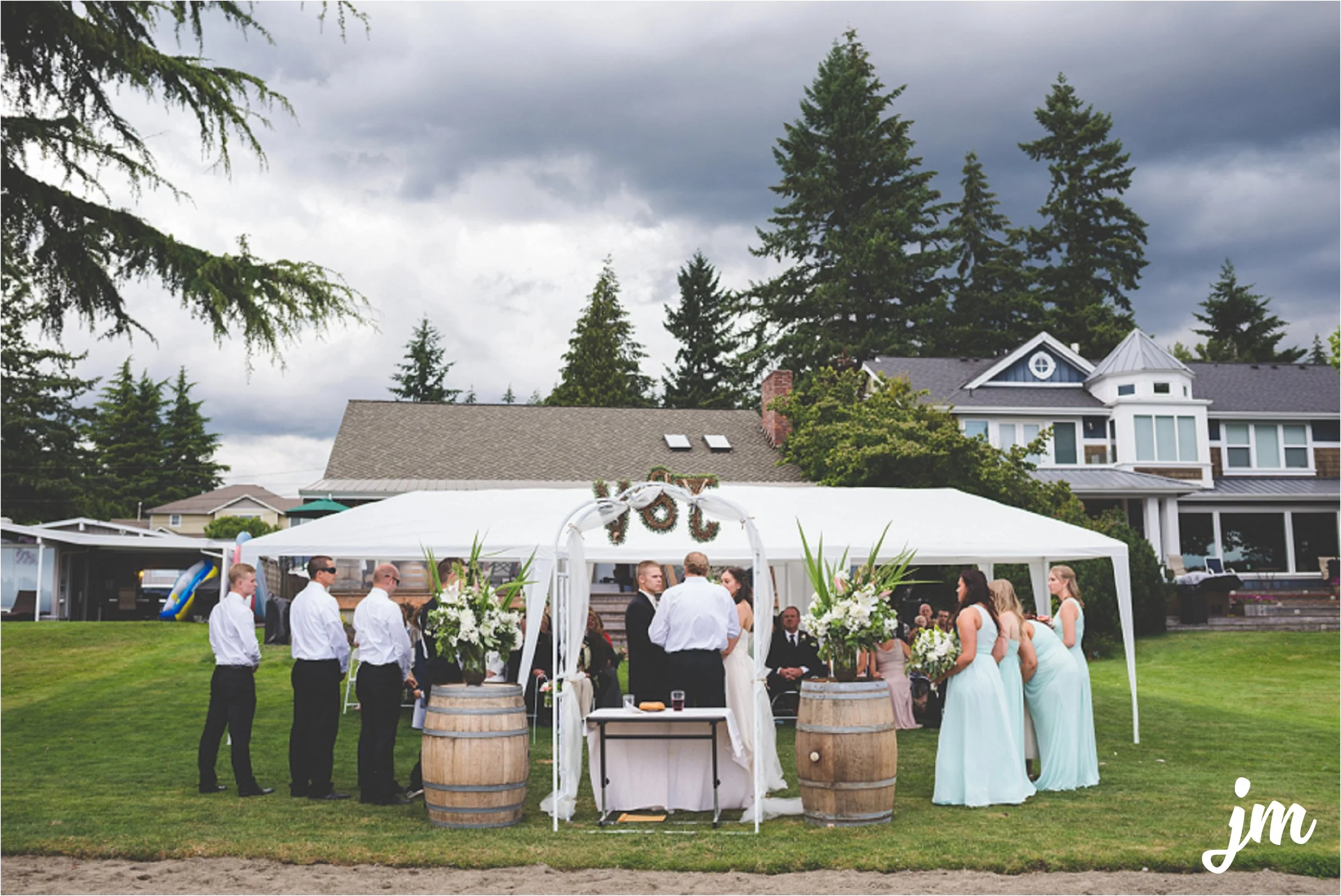 jannicka-mayte-intimate-backyard-lake-wedding-kent-wa-pacific-northwest-wedding-photographer_0044.jpg