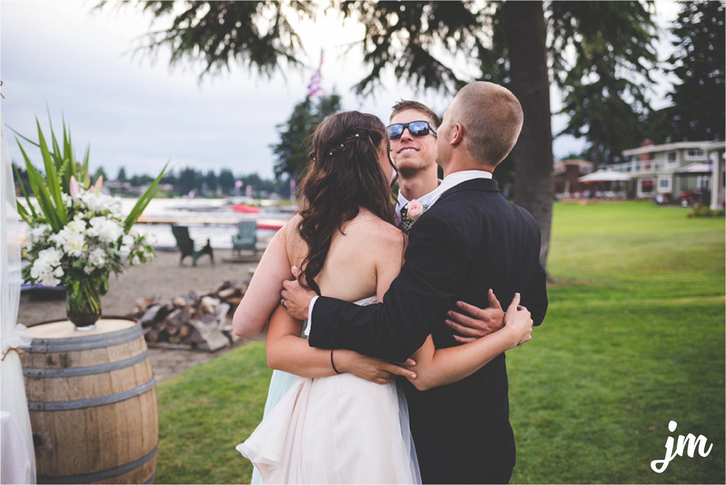 jannicka-mayte-intimate-backyard-lake-wedding-kent-wa-pacific-northwest-wedding-photographer_0053.jpg