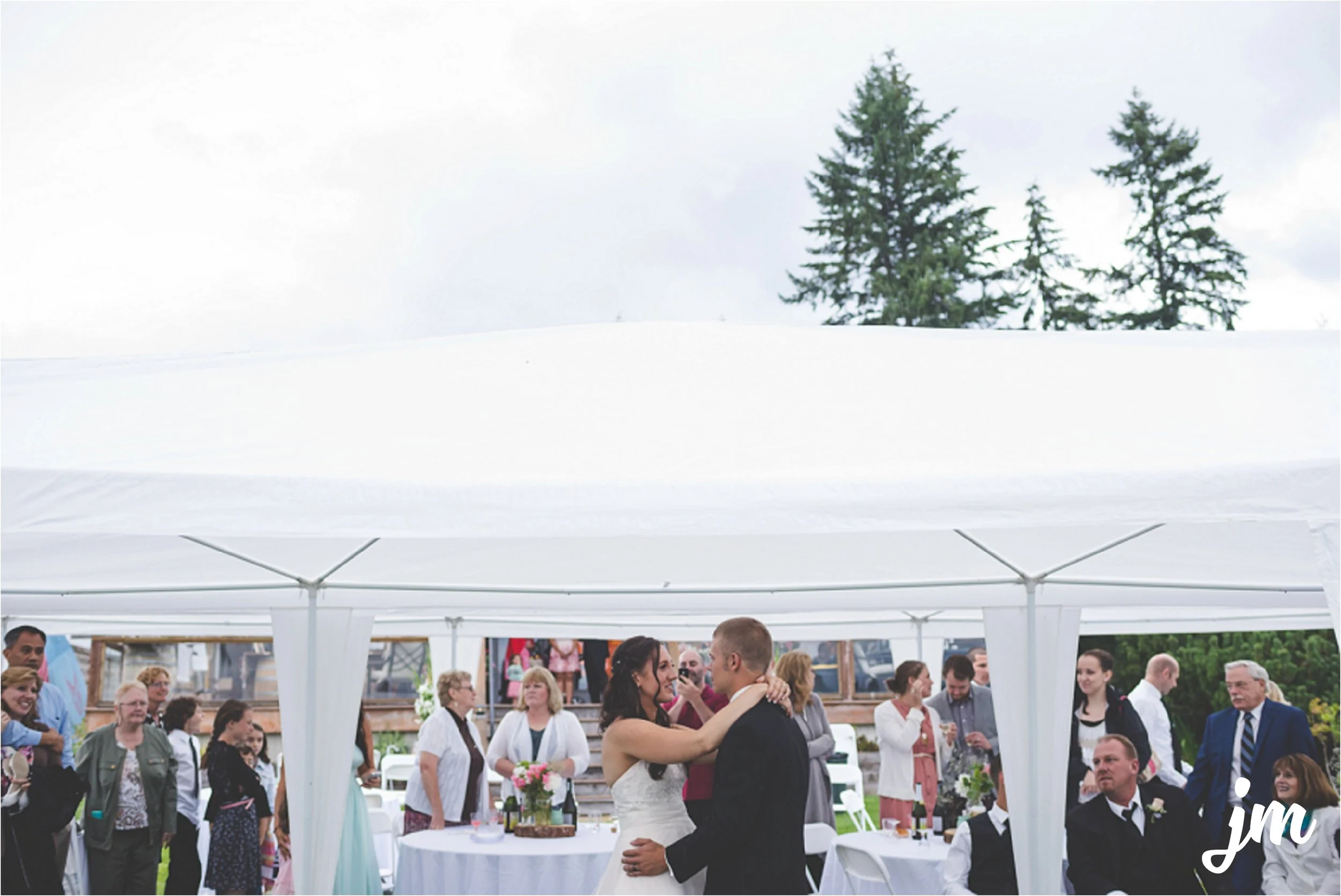 jannicka-mayte-intimate-backyard-lake-wedding-kent-wa-pacific-northwest-wedding-photographer_0063.jpg