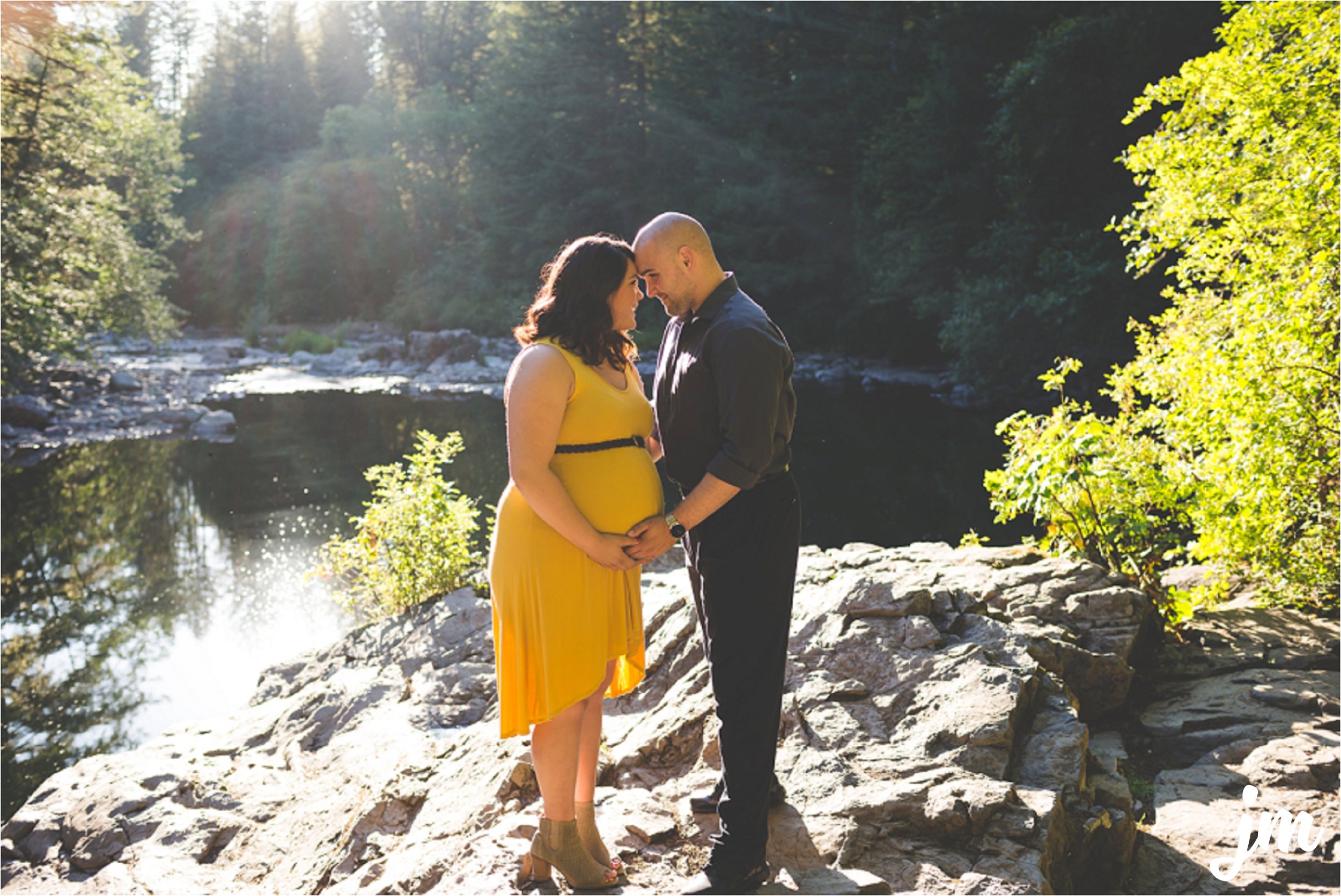 jannicka-mayte-moulton-falls-park-maternity-session-pacific-northwest-lifestyle-photographer_0017.jpg