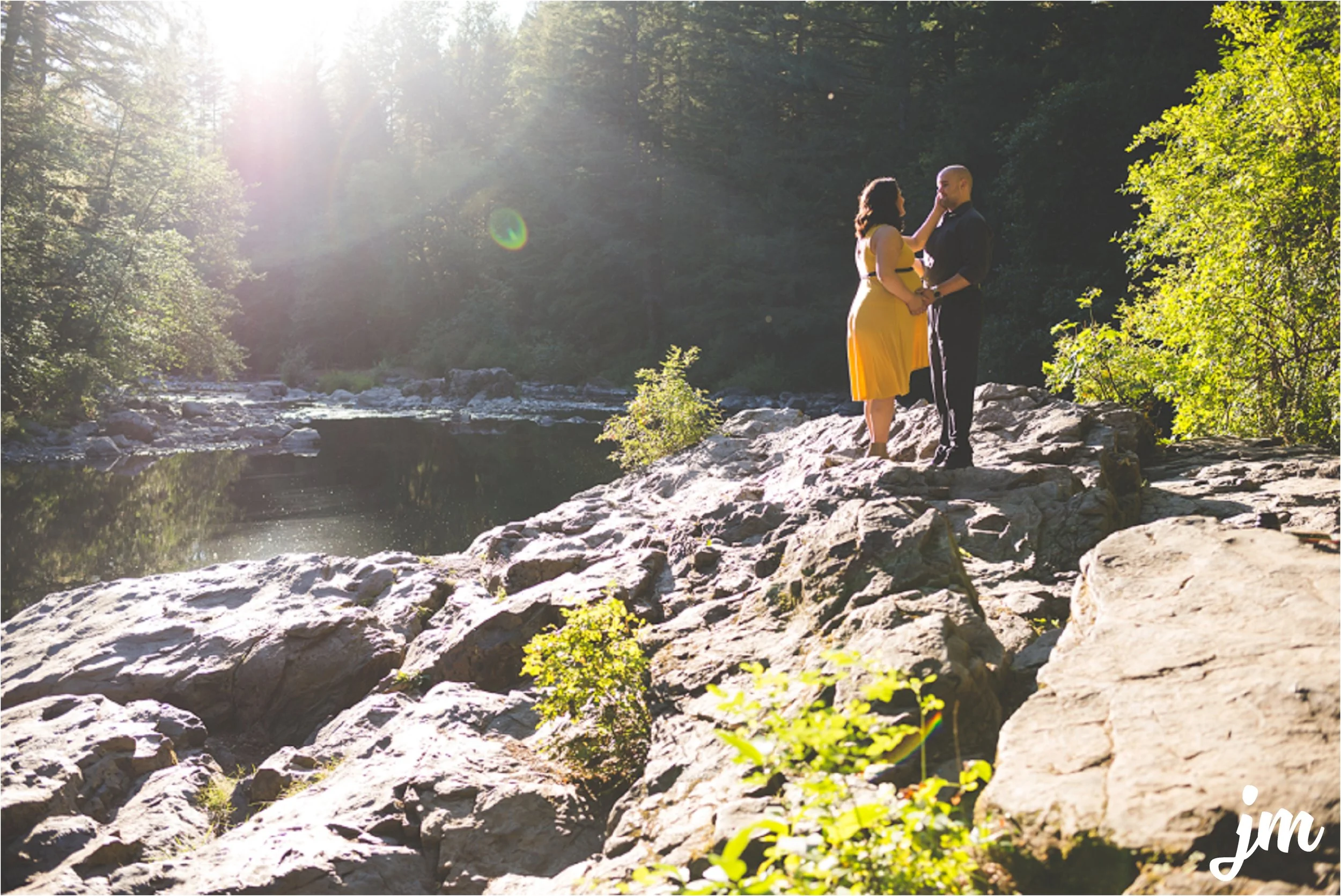 jannicka-mayte-moulton-falls-park-maternity-session-pacific-northwest-lifestyle-photographer_0015.jpg