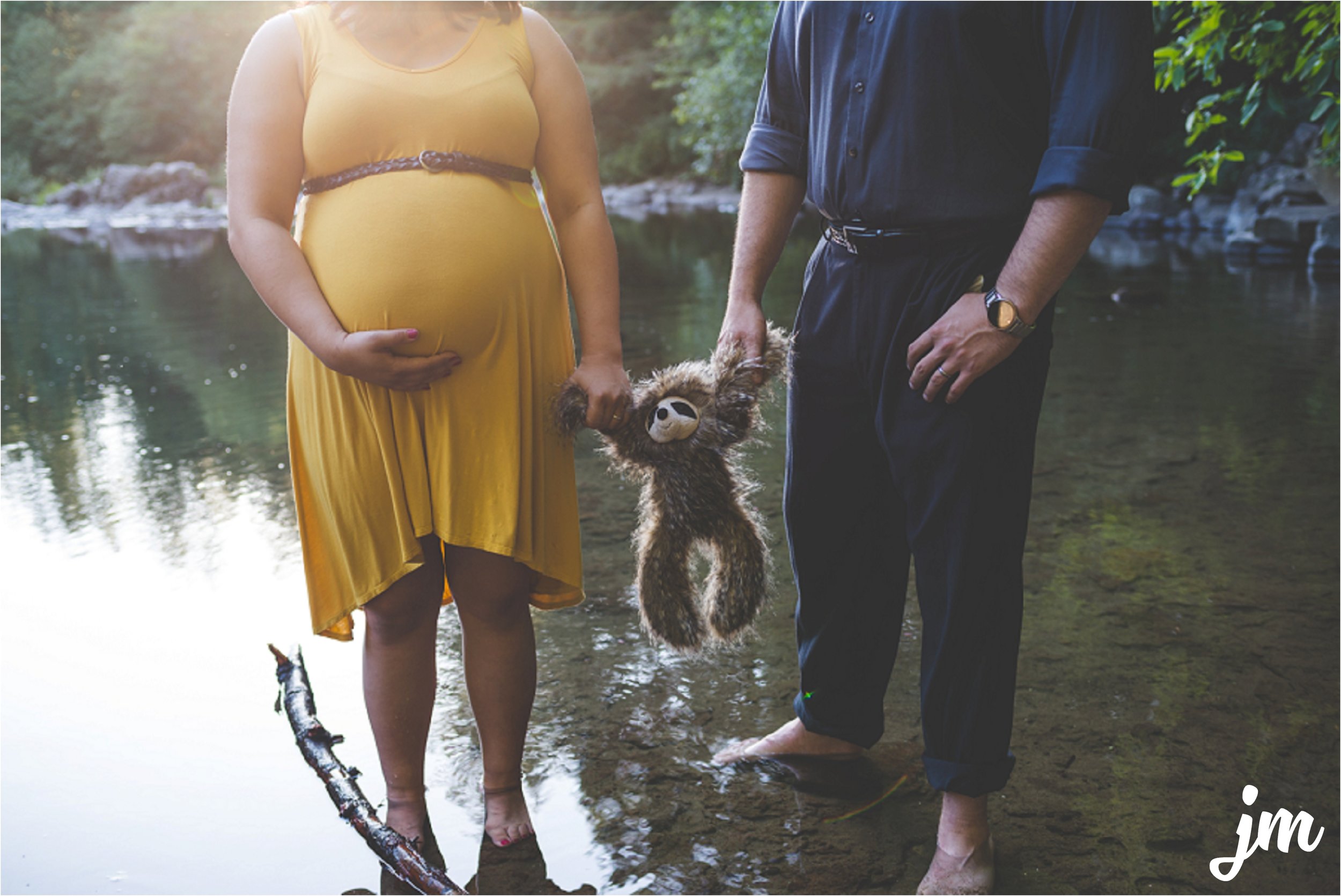 jannicka-mayte-moulton-falls-park-maternity-session-pacific-northwest-lifestyle-photographer_0021.jpg