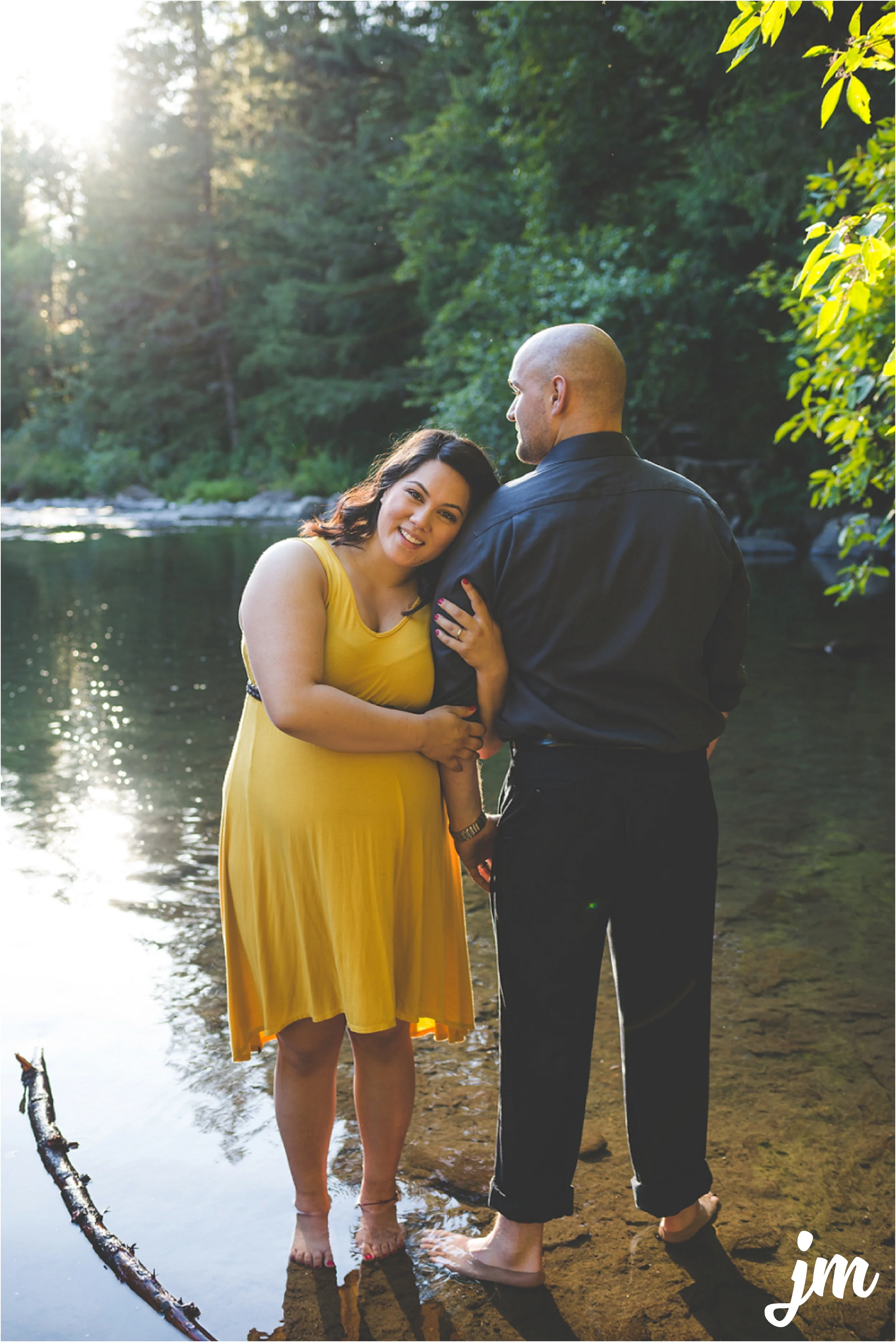 jannicka-mayte-moulton-falls-park-maternity-session-pacific-northwest-lifestyle-photographer_0019.jpg