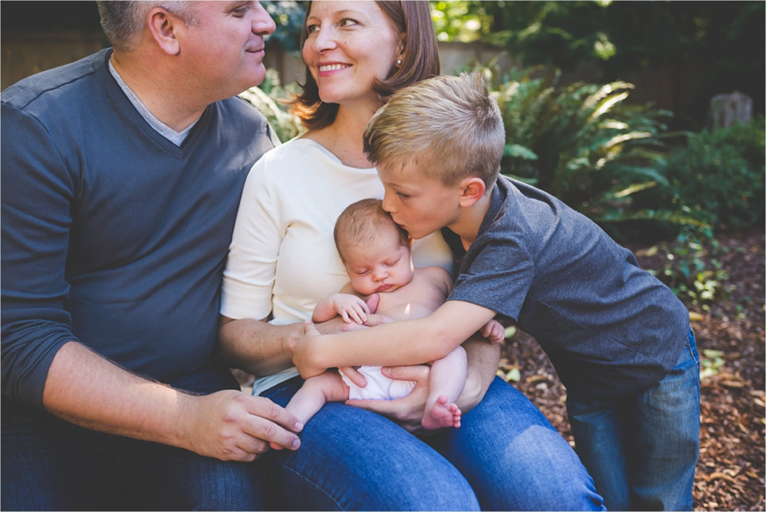 jannicka-mayte-olympia-wa-inhome-newborn-family-session-pacific-northwest-lifestyle-photographer_0033.jpg