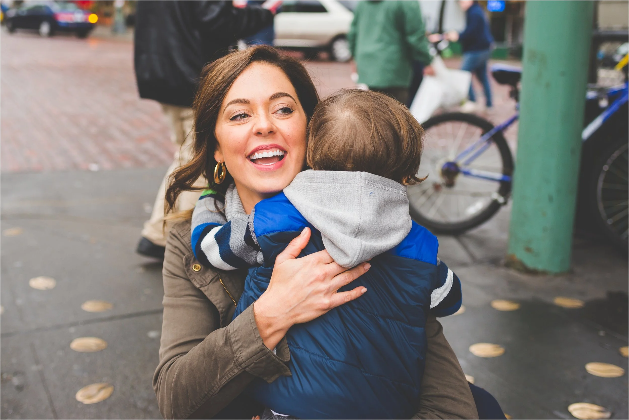 downtown-seattle-pike-place-market-family-session-jannicka-mayte-seattle-wa-family-photographer_0004.jpg