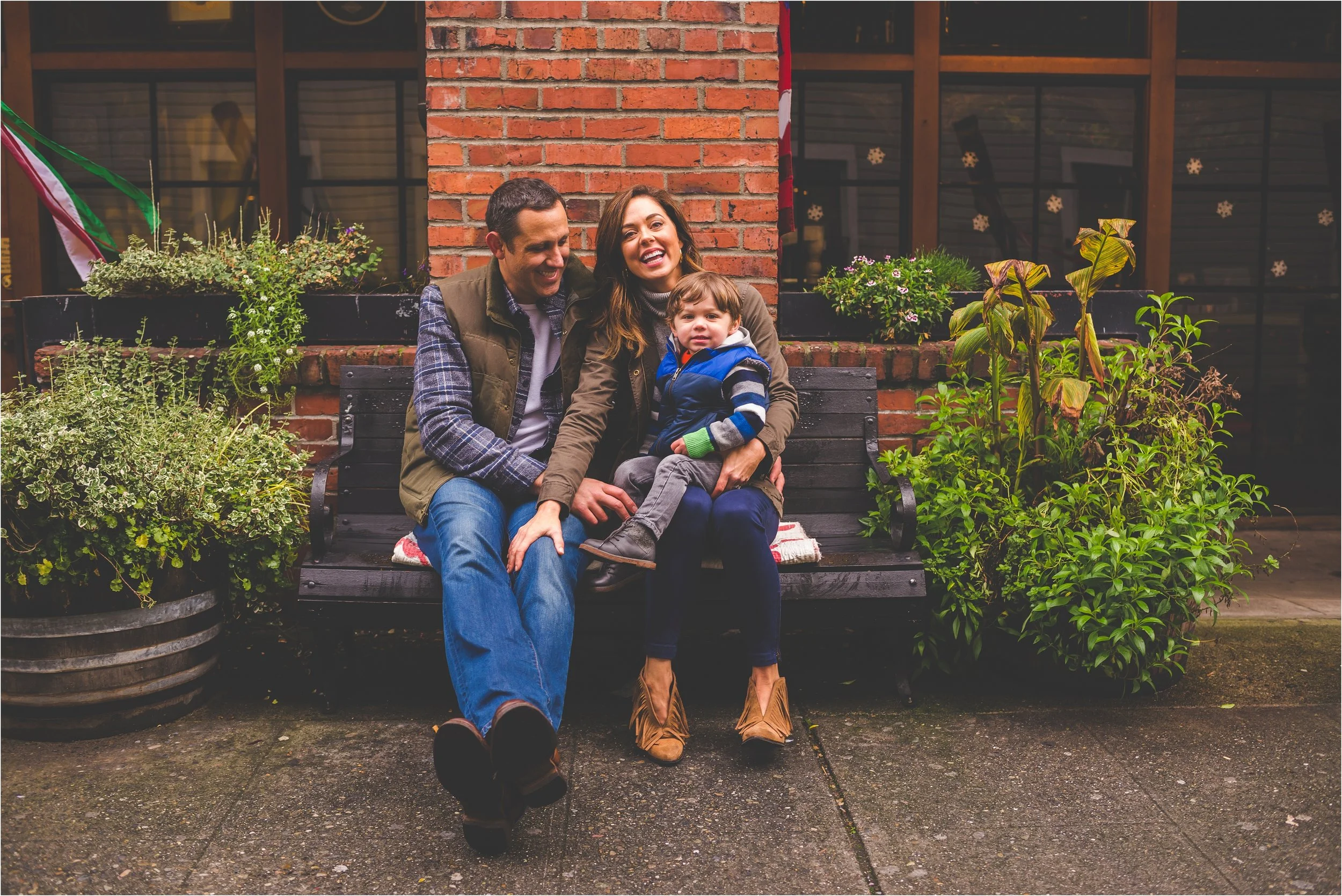 downtown-seattle-pike-place-market-family-session-jannicka-mayte-seattle-wa-family-photographer_0020.jpg