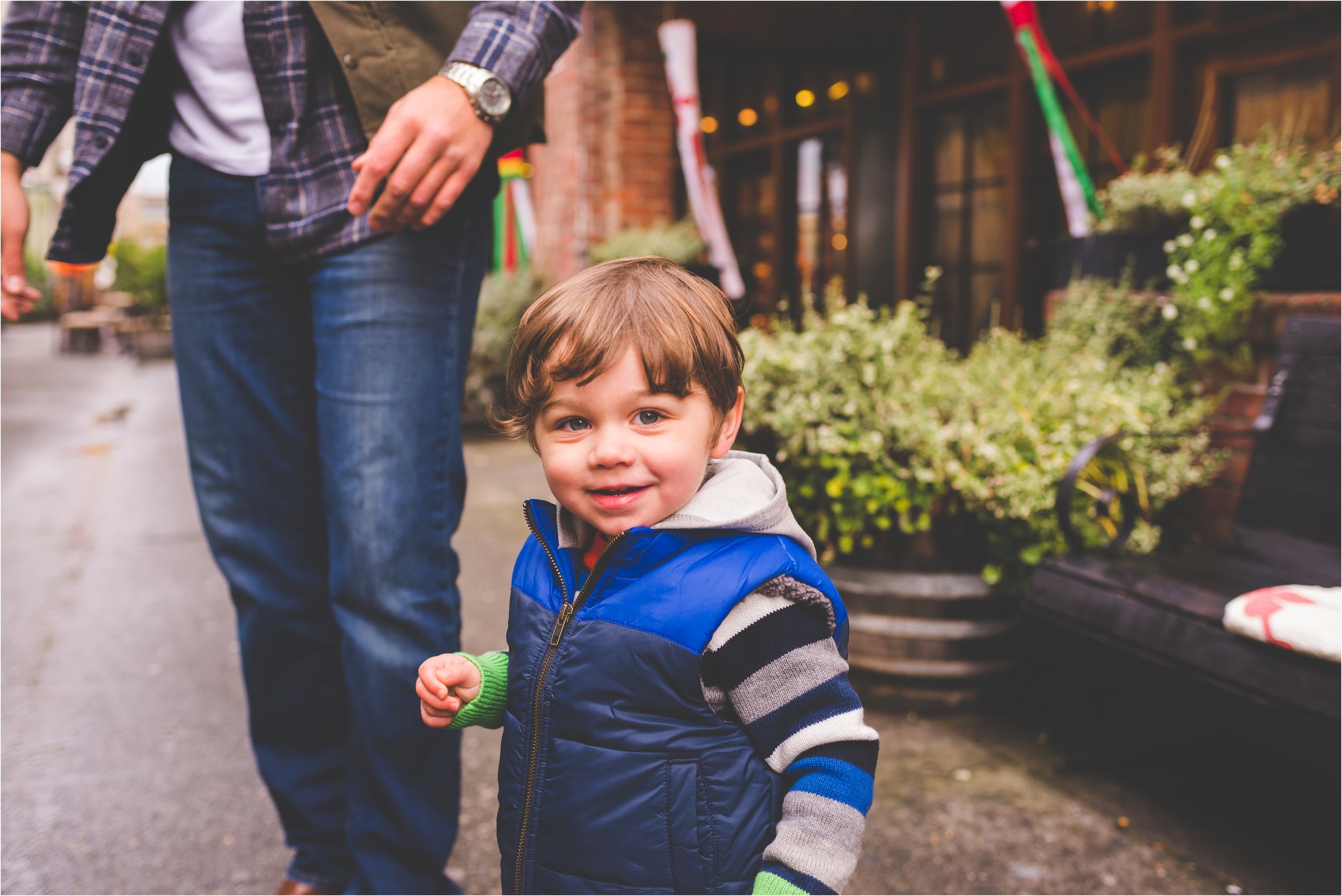 downtown-seattle-pike-place-market-family-session-jannicka-mayte-seattle-wa-family-photographer_0022.jpg